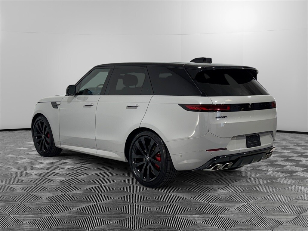 2025 Land Rover Range Rover Sport P530 Dynamic SE photo 2
