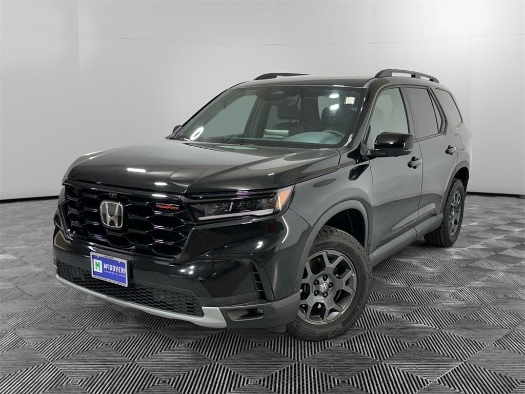 Used 2025 Honda Pilot TrailSport SUV