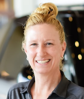 Staff member Jennifer Dow from 4ef54685a305