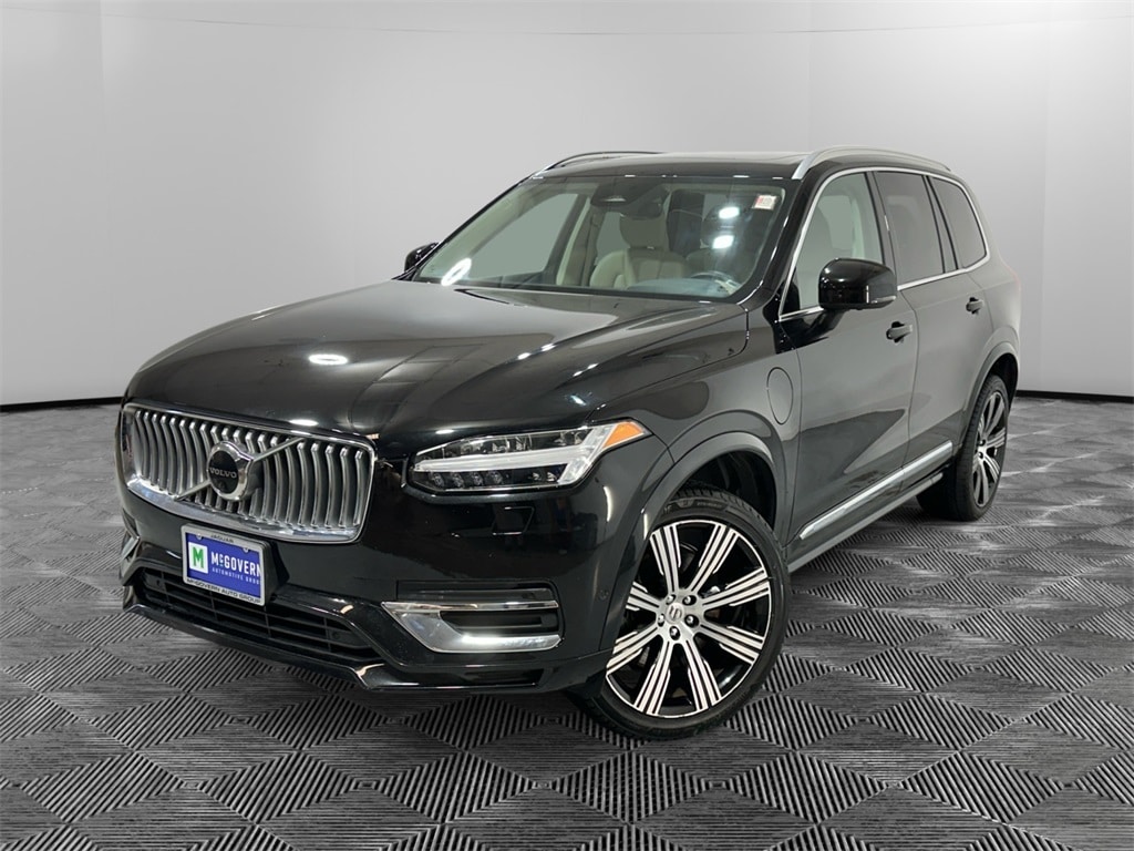 2023 Volvo XC90 Plus's photo