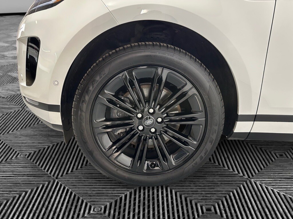 2025 Land Rover Range Rover Evoque S photo 3