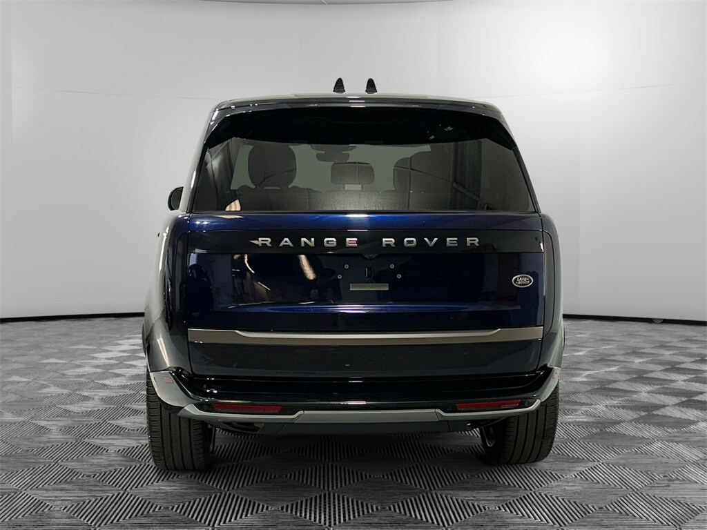 2023 Land Rover Range Rover SE photo 4