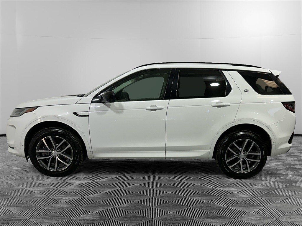 2025 Land Rover Discovery Sport S photo 2