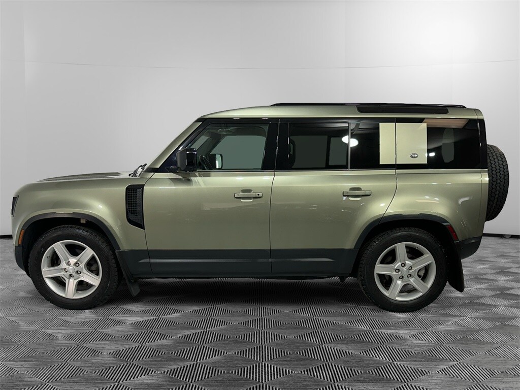 2020 Land Rover Defender 110 S photo 2