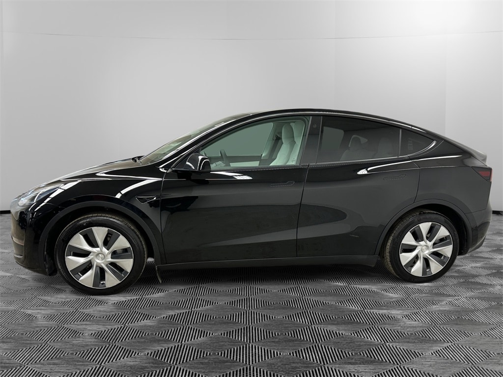 Certified 2021 Tesla Model Y Long Range with VIN 5YJYGDEE7MF245234 for sale in Kansas City