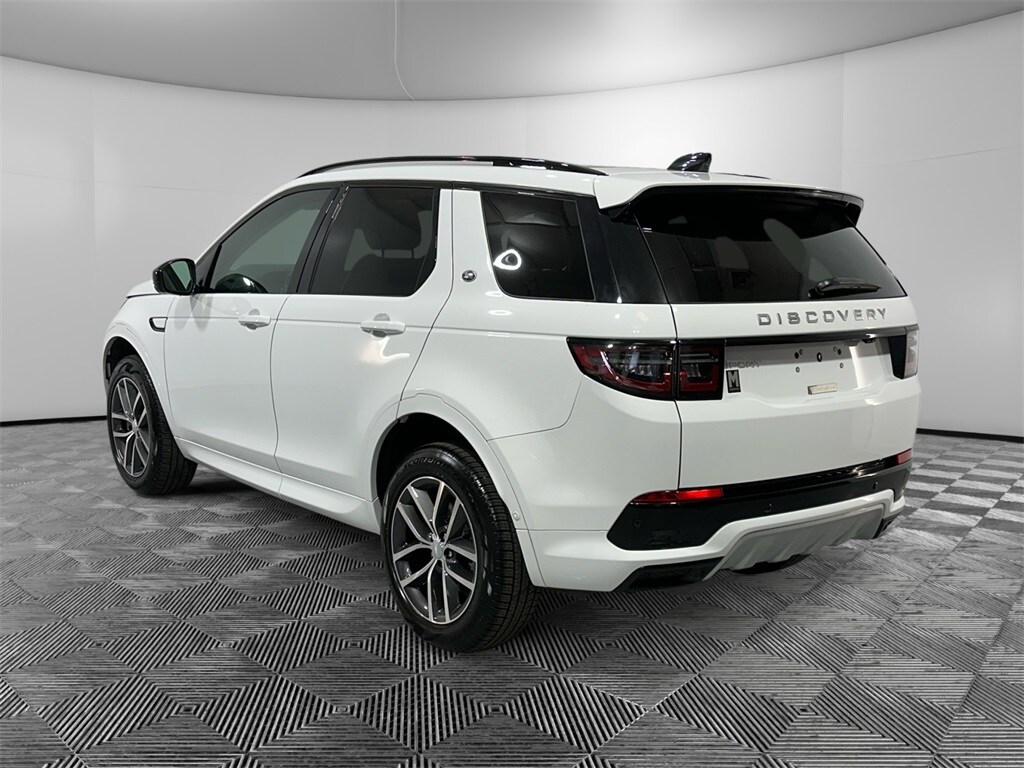 2025 Land Rover Discovery Sport S photo 3