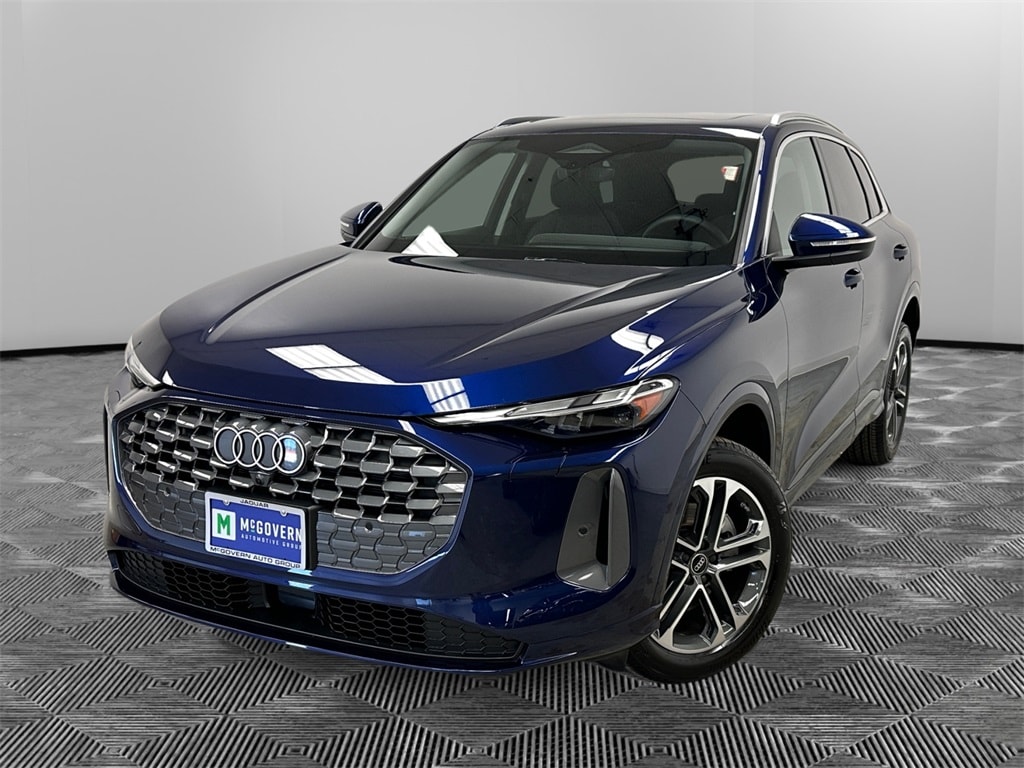 2025 Audi New Q5 Premium's photo