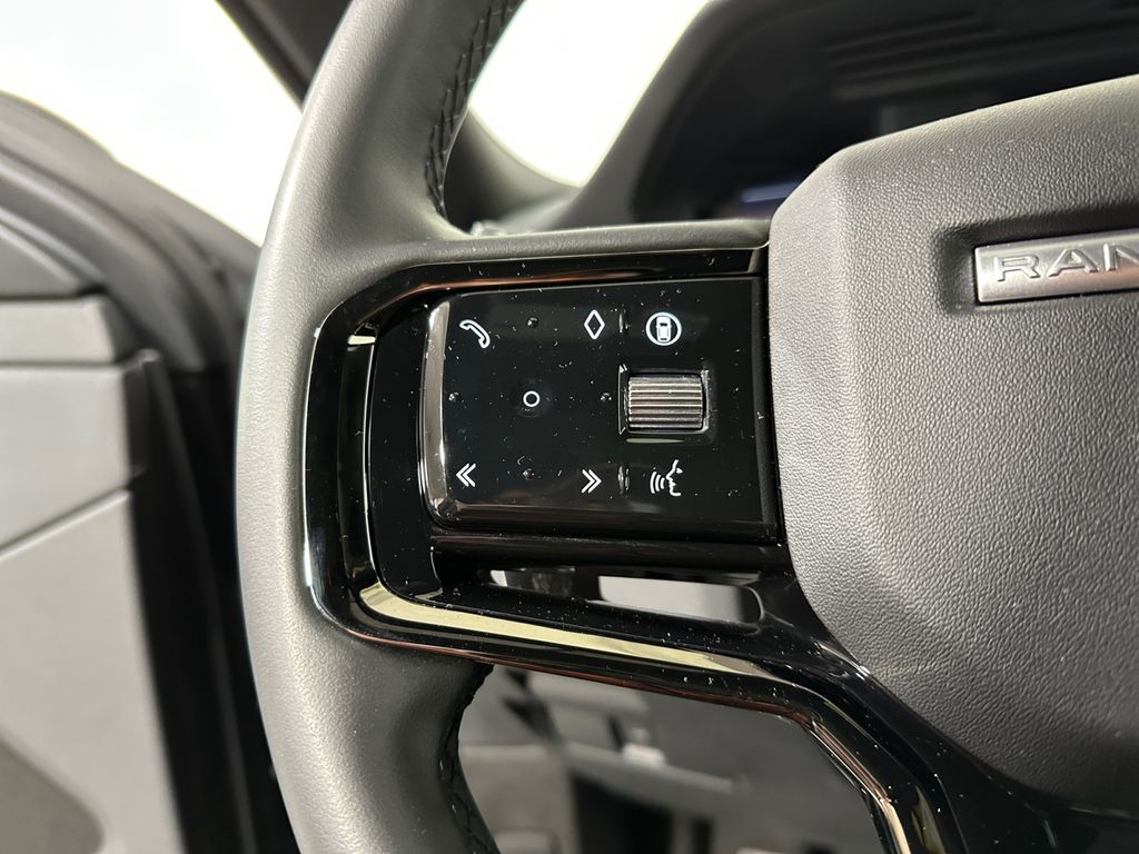 2025 Land Rover Range Rover Evoque Dynamic SE - Photo 16