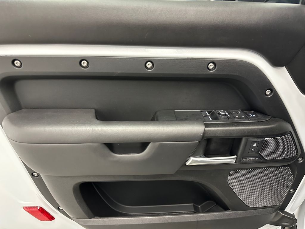 2022 Land Rover Defender V8 - Photo 17