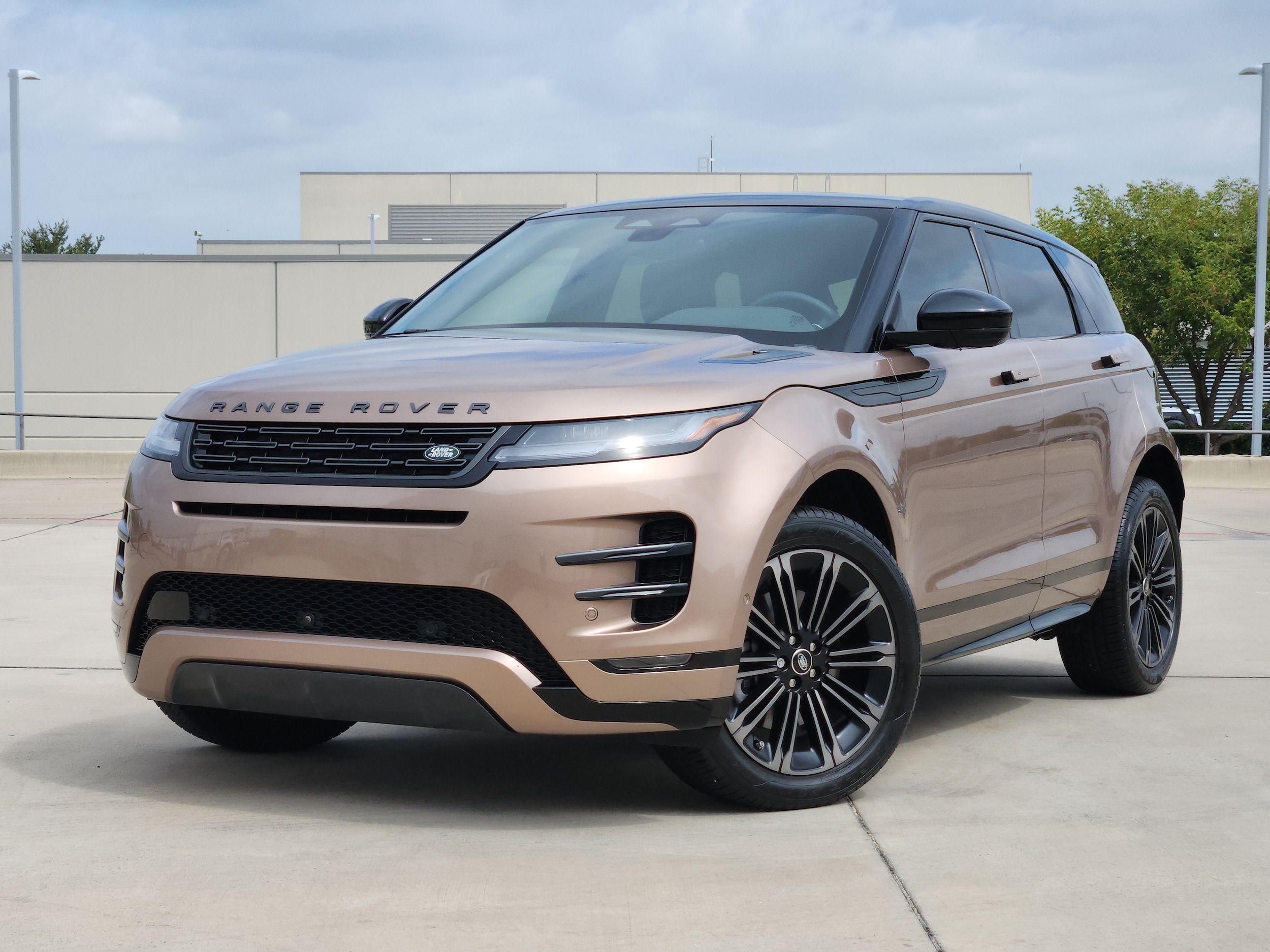 Pre-Owned 2026 Land Rover Range Rover Evoque Dynamic