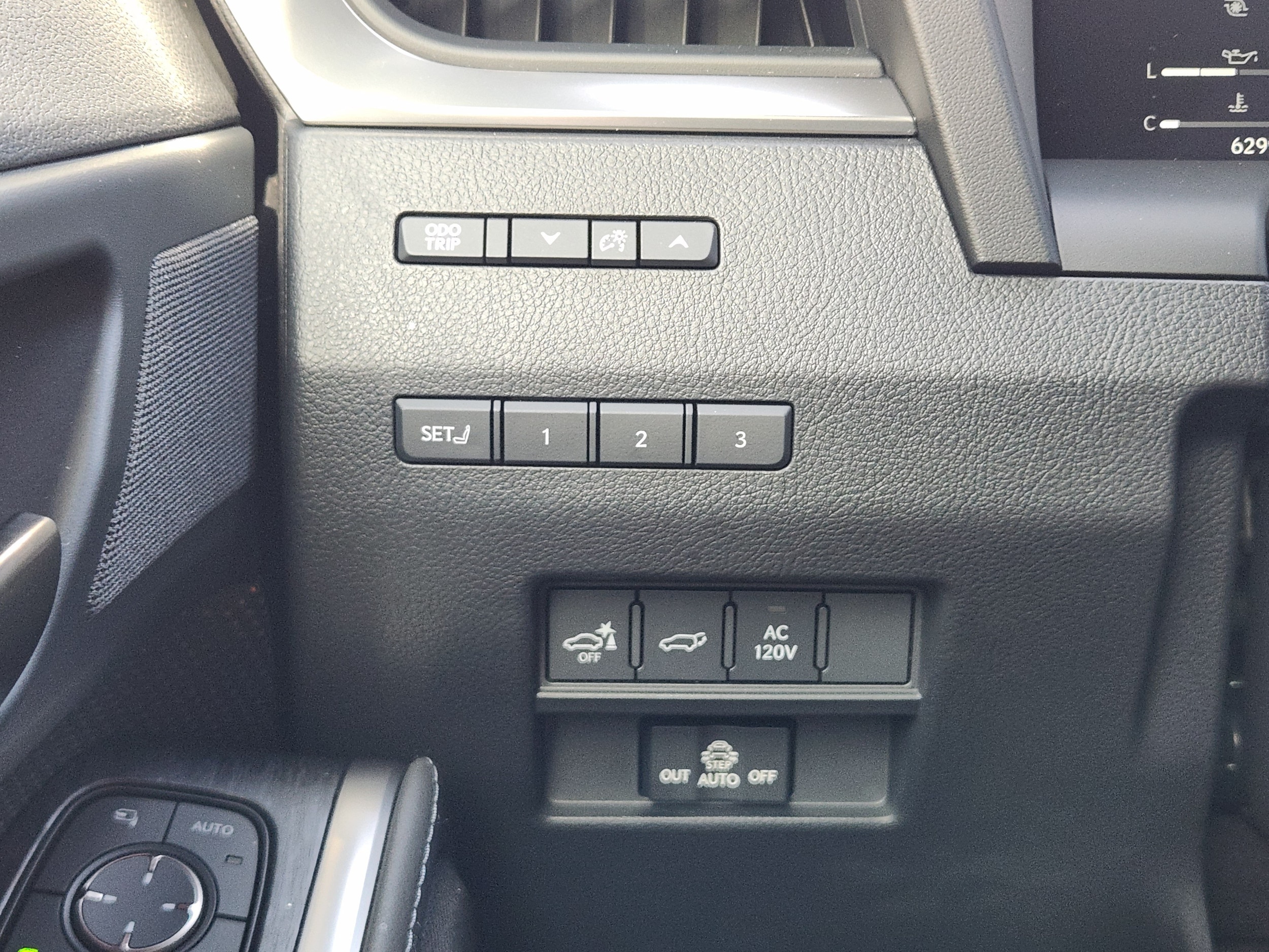 2026 Lexus GX Luxury+ - Photo 21