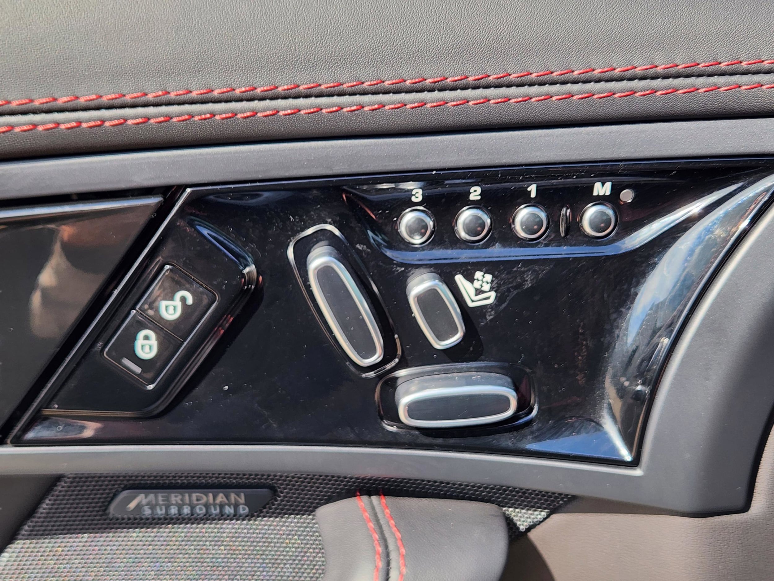 2020 Jaguar F-Type R - Photo 26