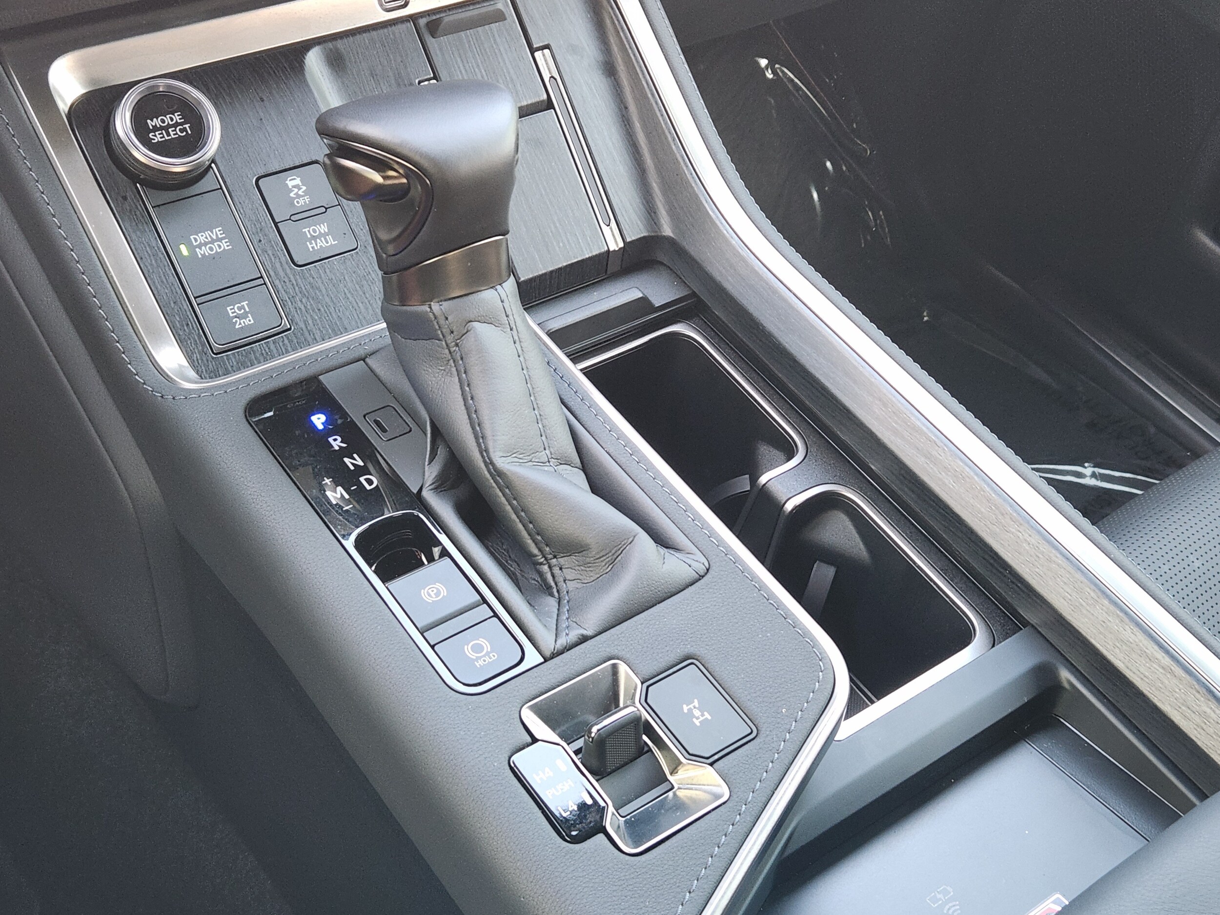 2026 Lexus GX Luxury+ - Photo 20