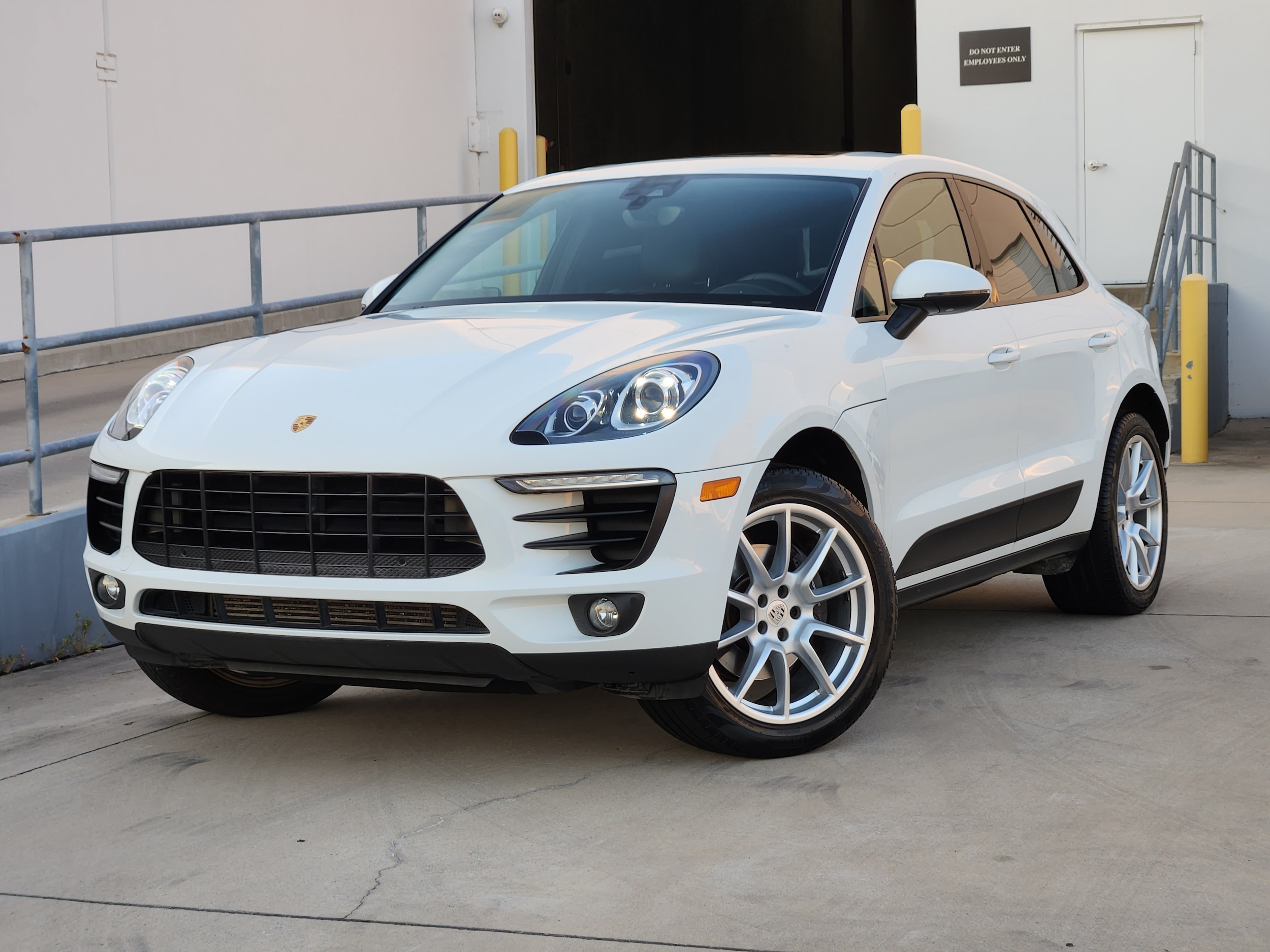 Pre-Owned 2018 Porsche Macan