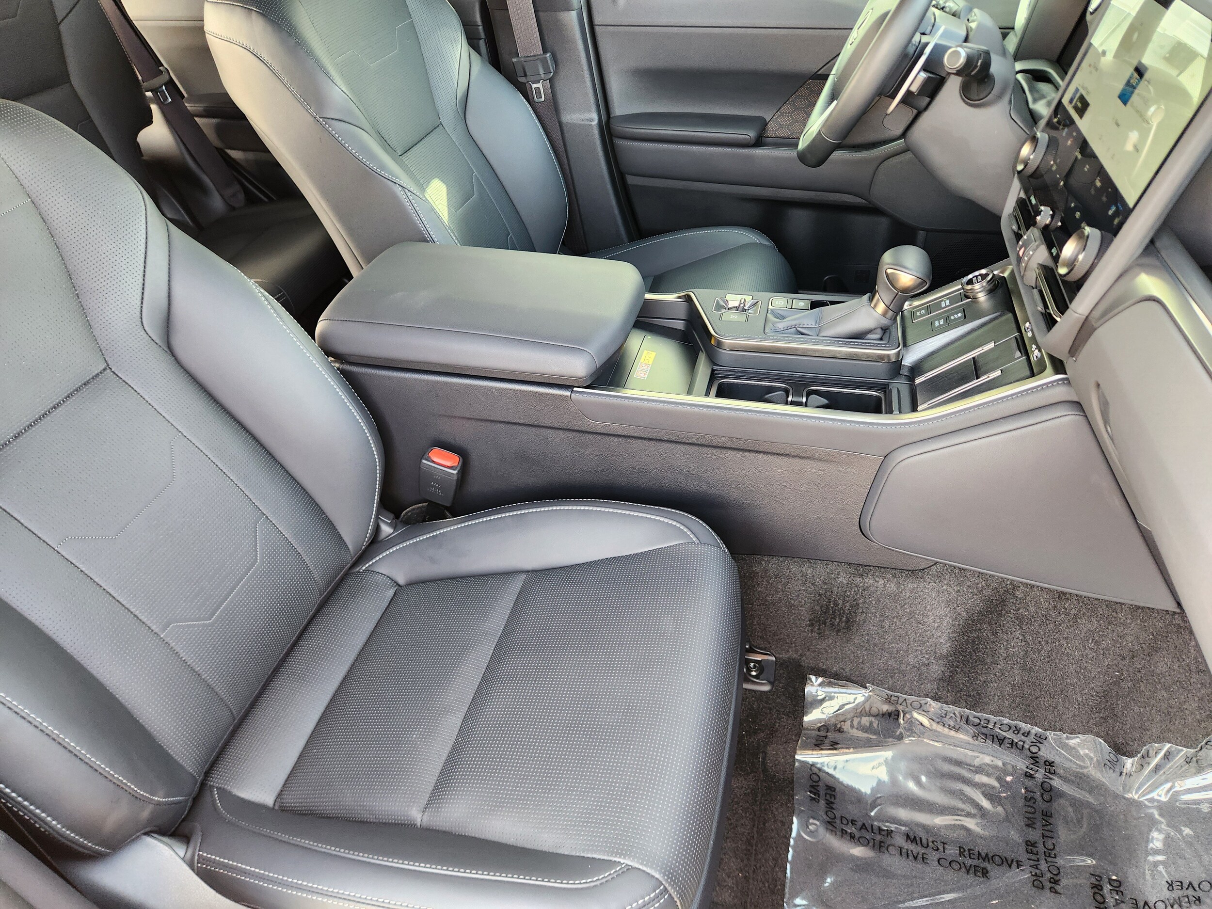 2026 Lexus GX Luxury+ - Photo 13