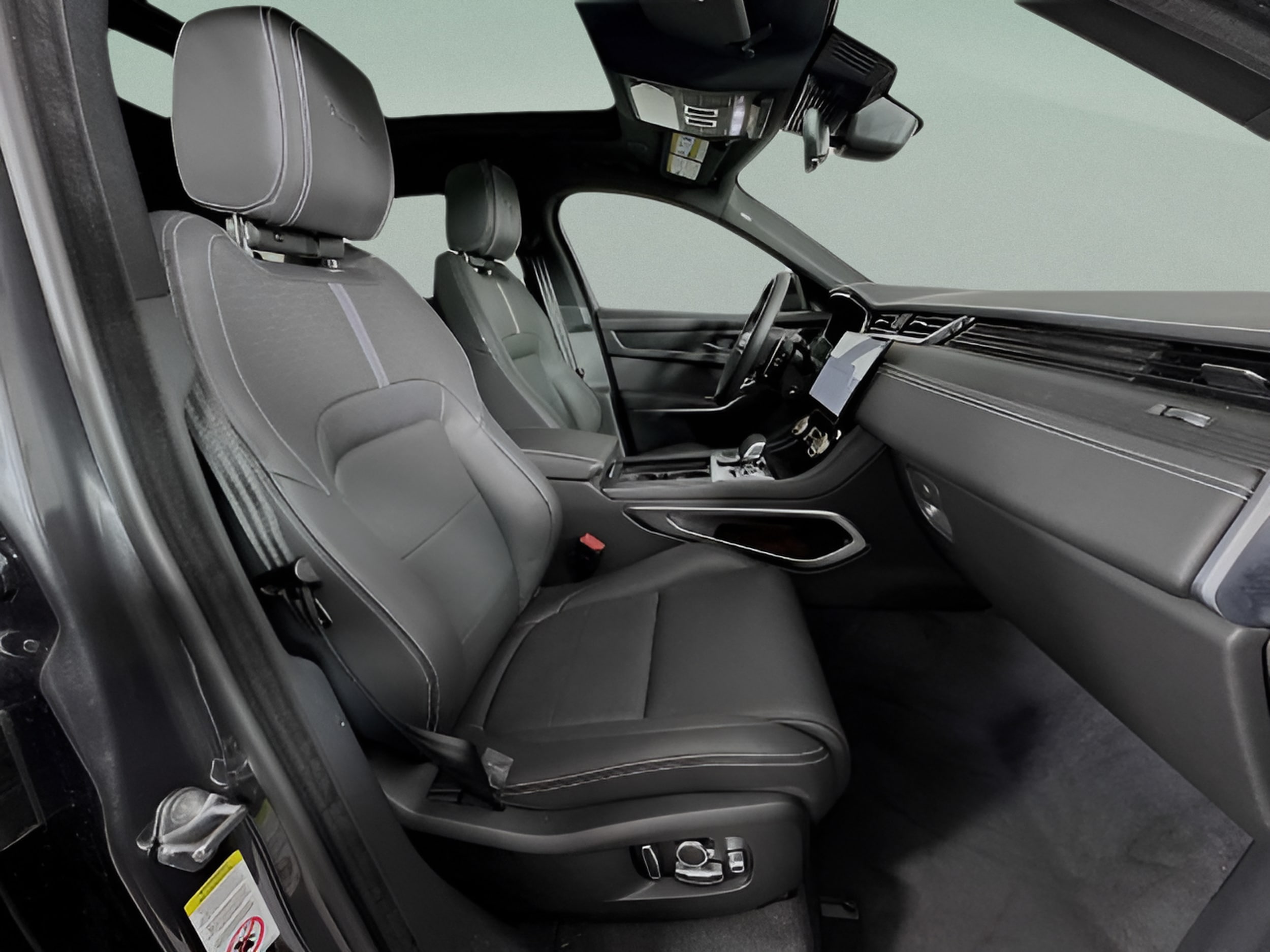 2026 Jaguar F-Pace R-Dynamic S - Photo 28