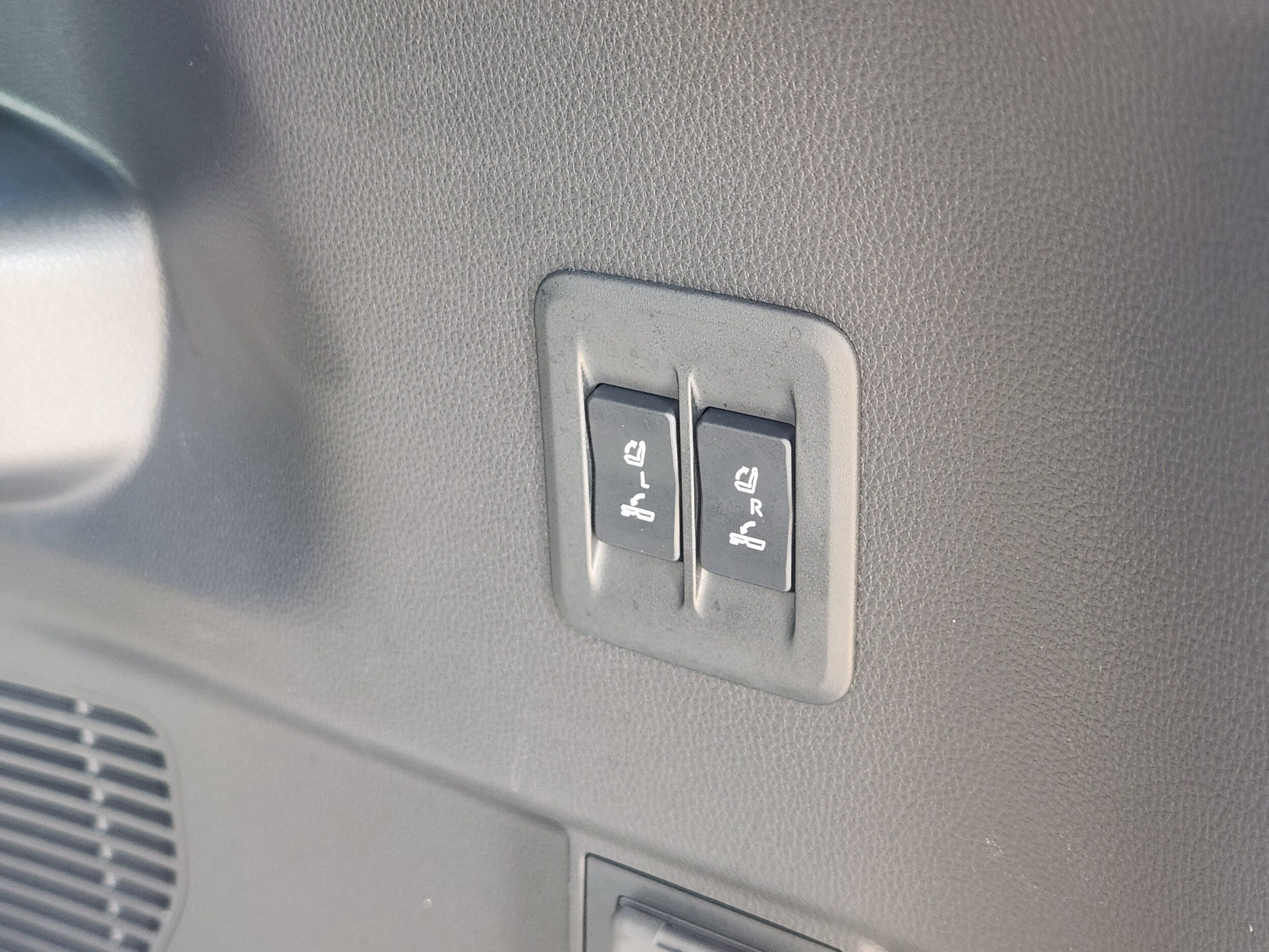 2026 Lexus GX Luxury+ - Photo 33