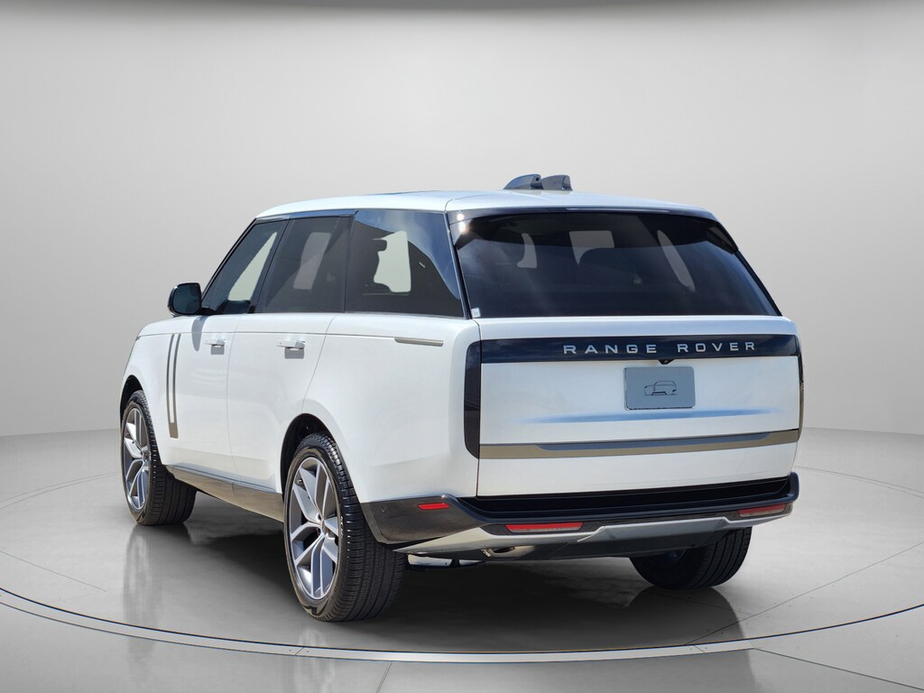 Used 2026 Land Rover Range Rover SE P400 SE SWB