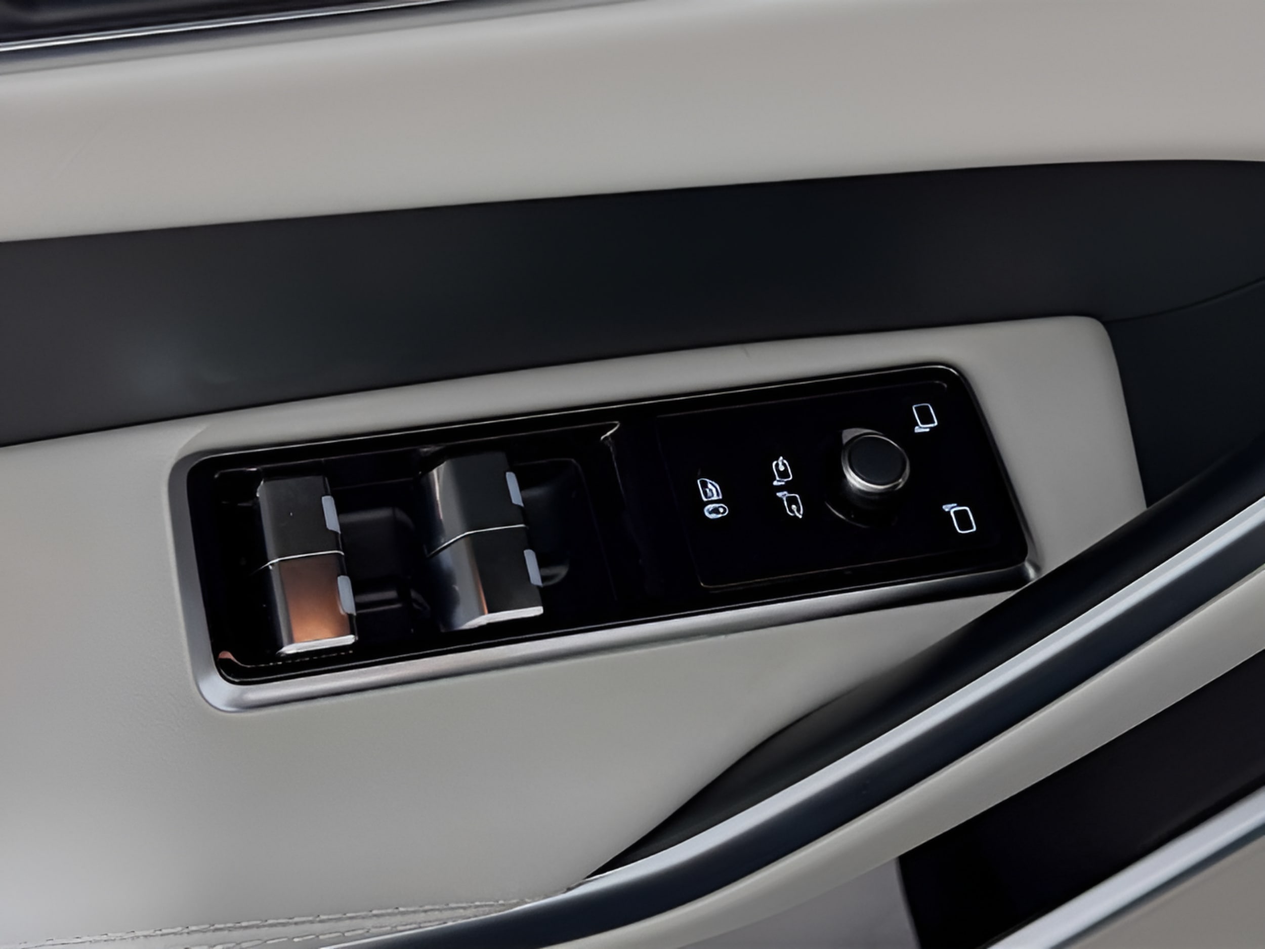 2026 Jaguar F-Pace R-Dynamic S - Photo 21