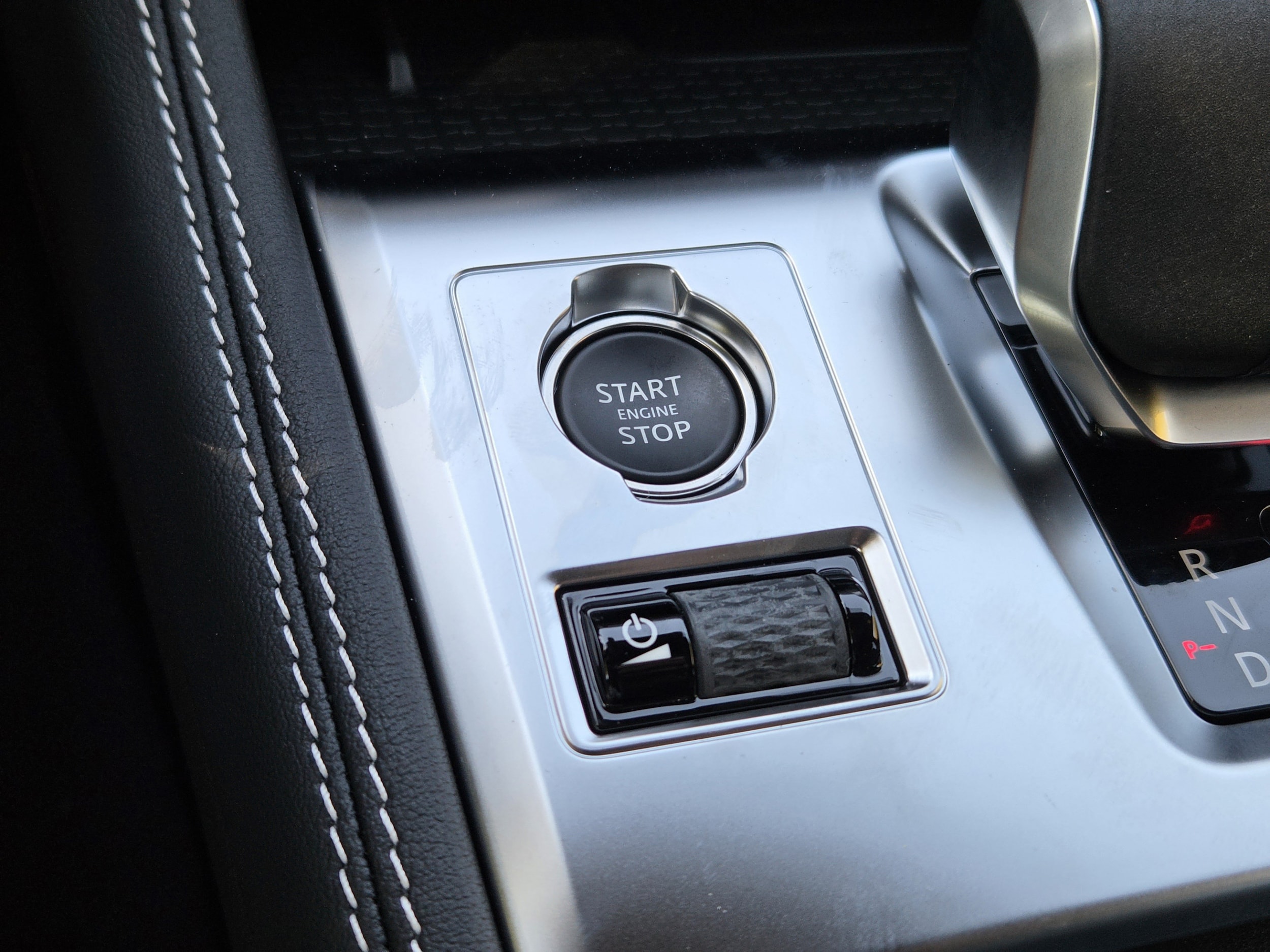 2026 Jaguar F-Pace R-Dynamic S - Photo 17