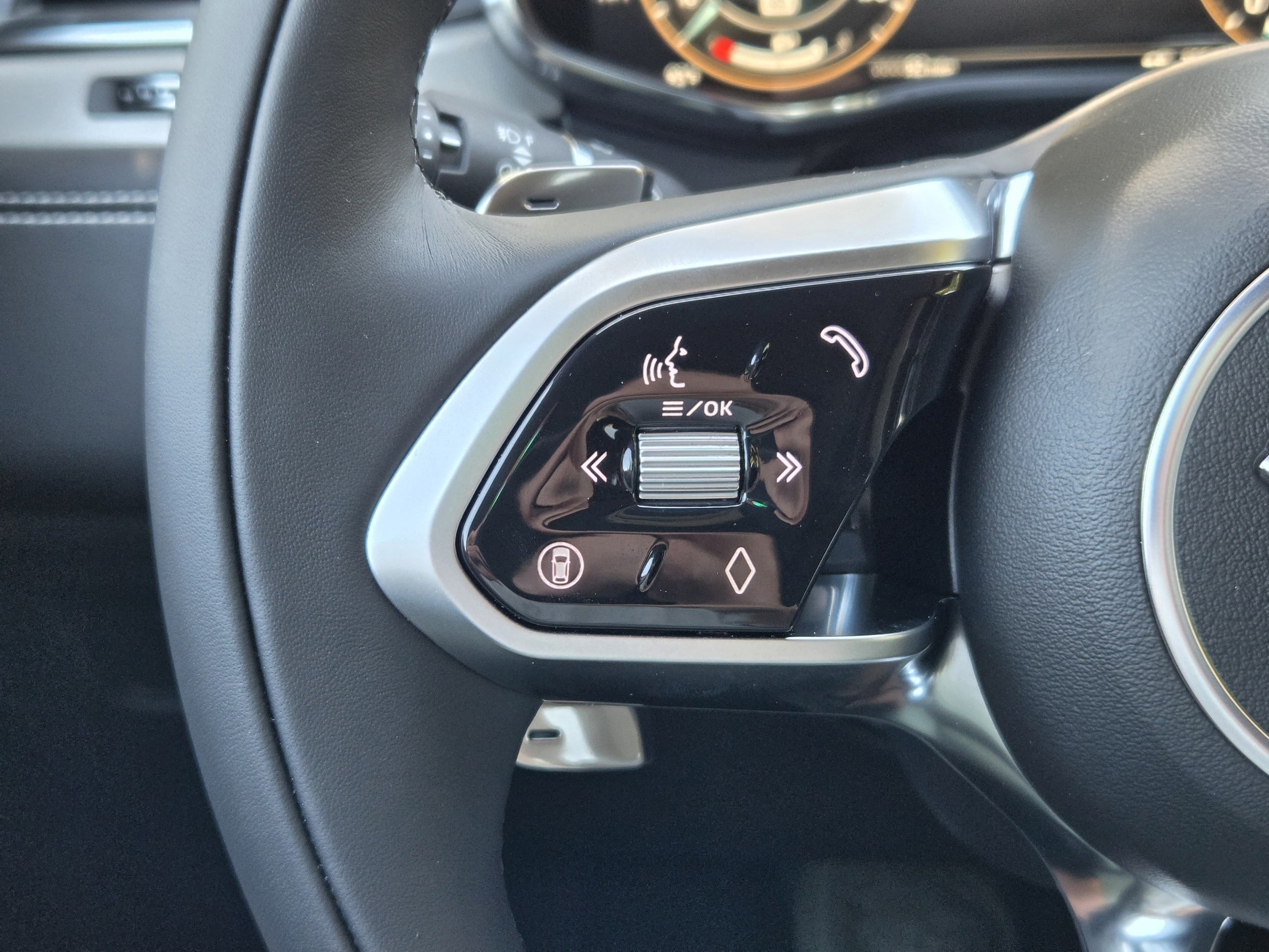 2026 Jaguar F-Pace R-Dynamic S - Photo 25