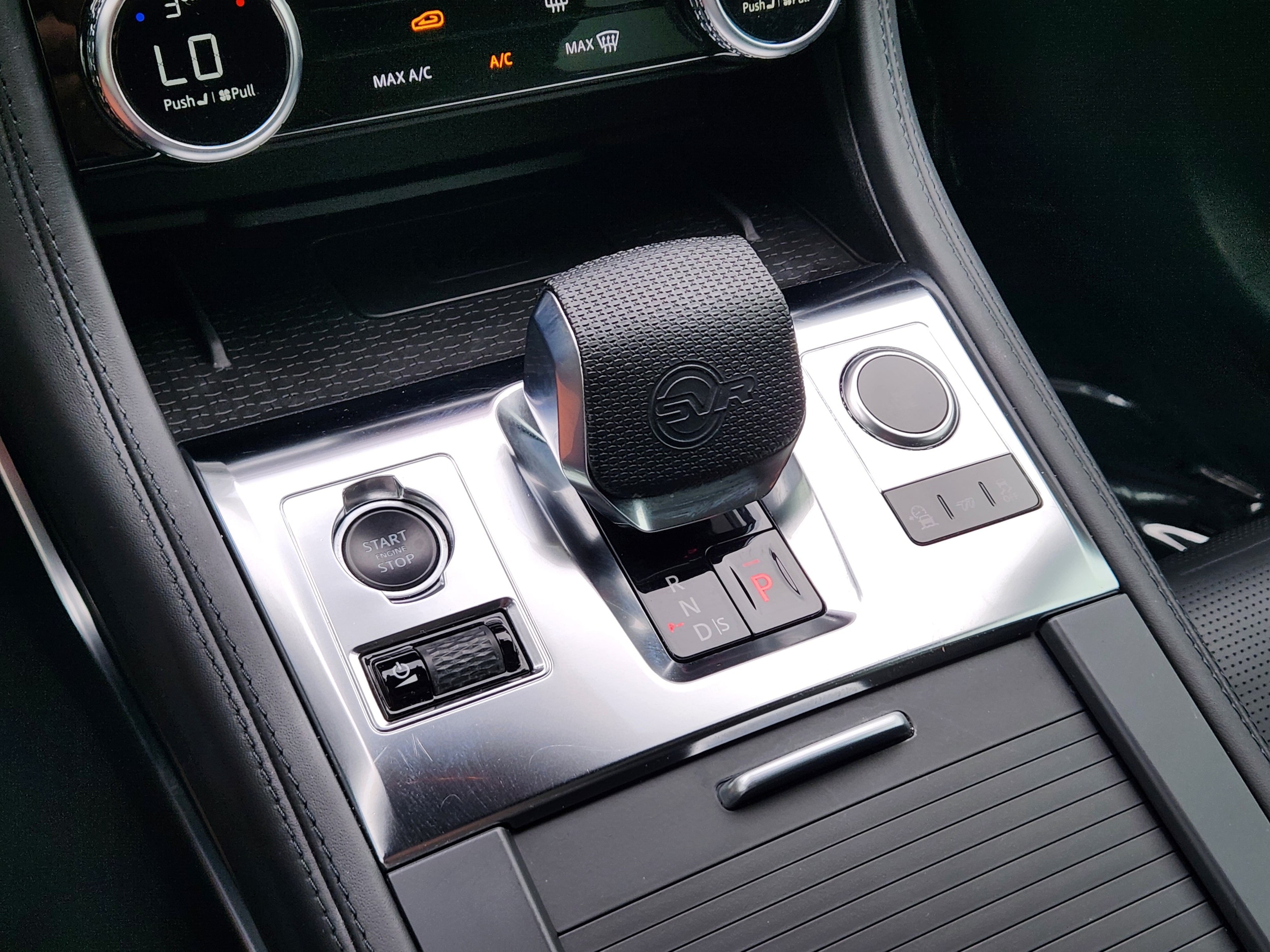 2022 Jaguar F-Pace SVR - Photo 22