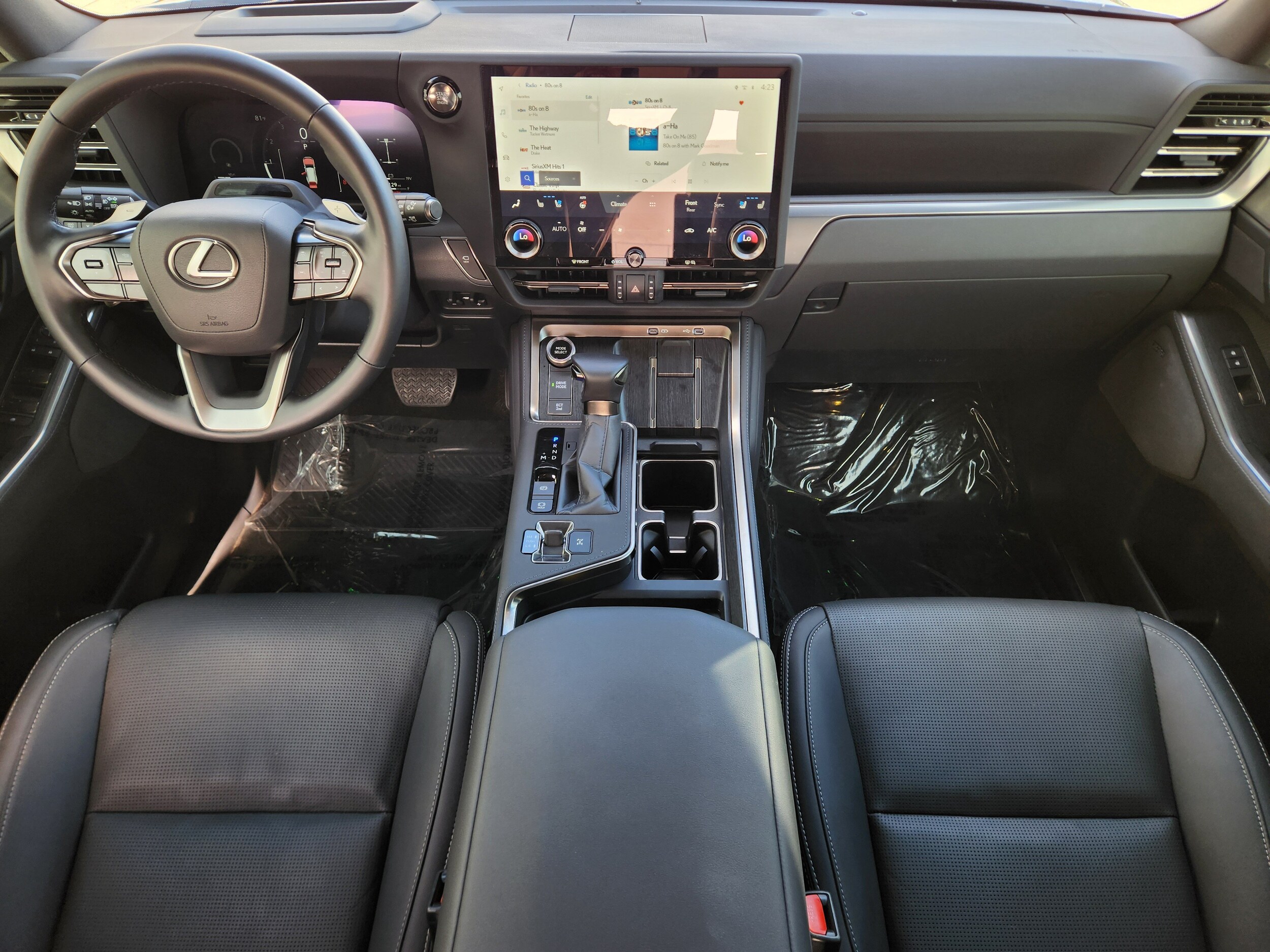 2026 Lexus GX Luxury+ - Photo 25