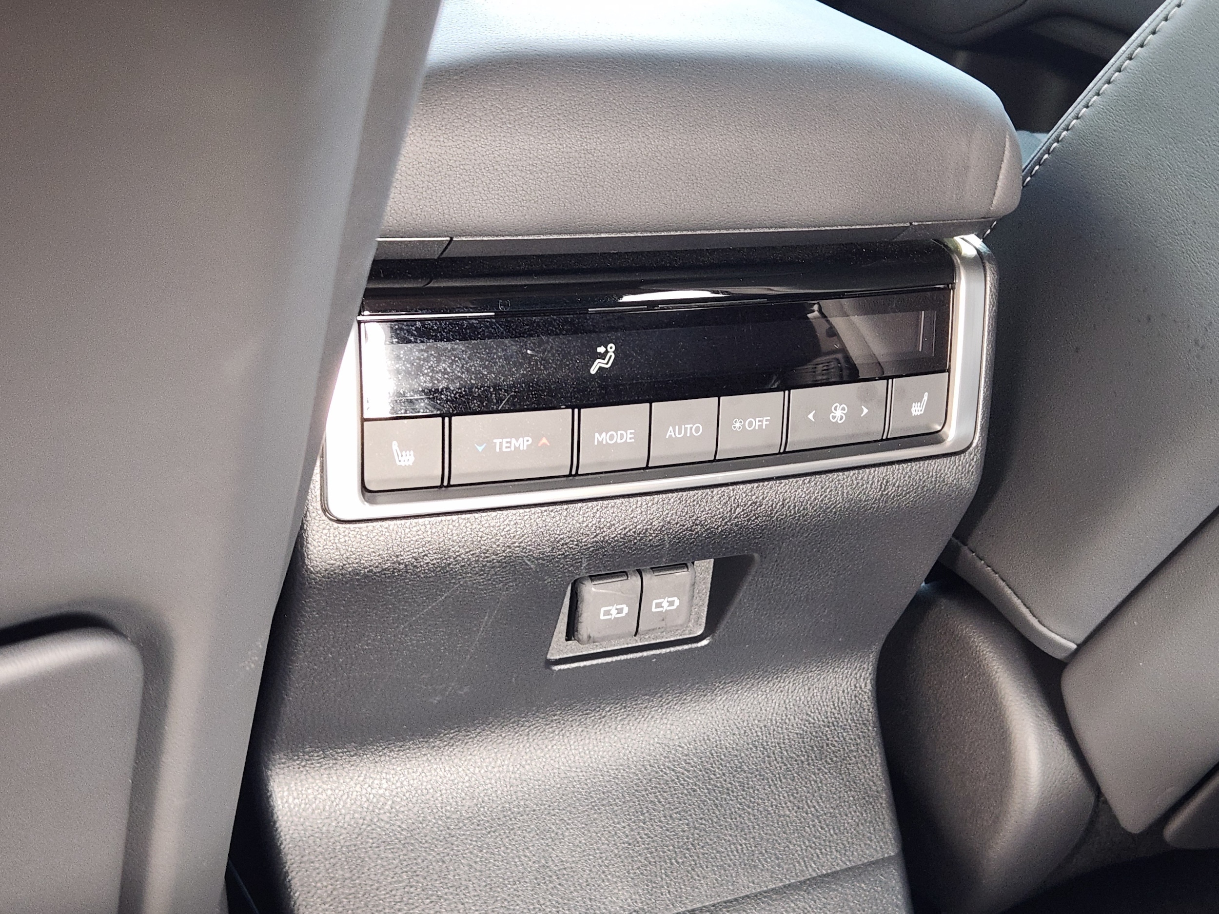 2026 Lexus GX Luxury+ - Photo 30