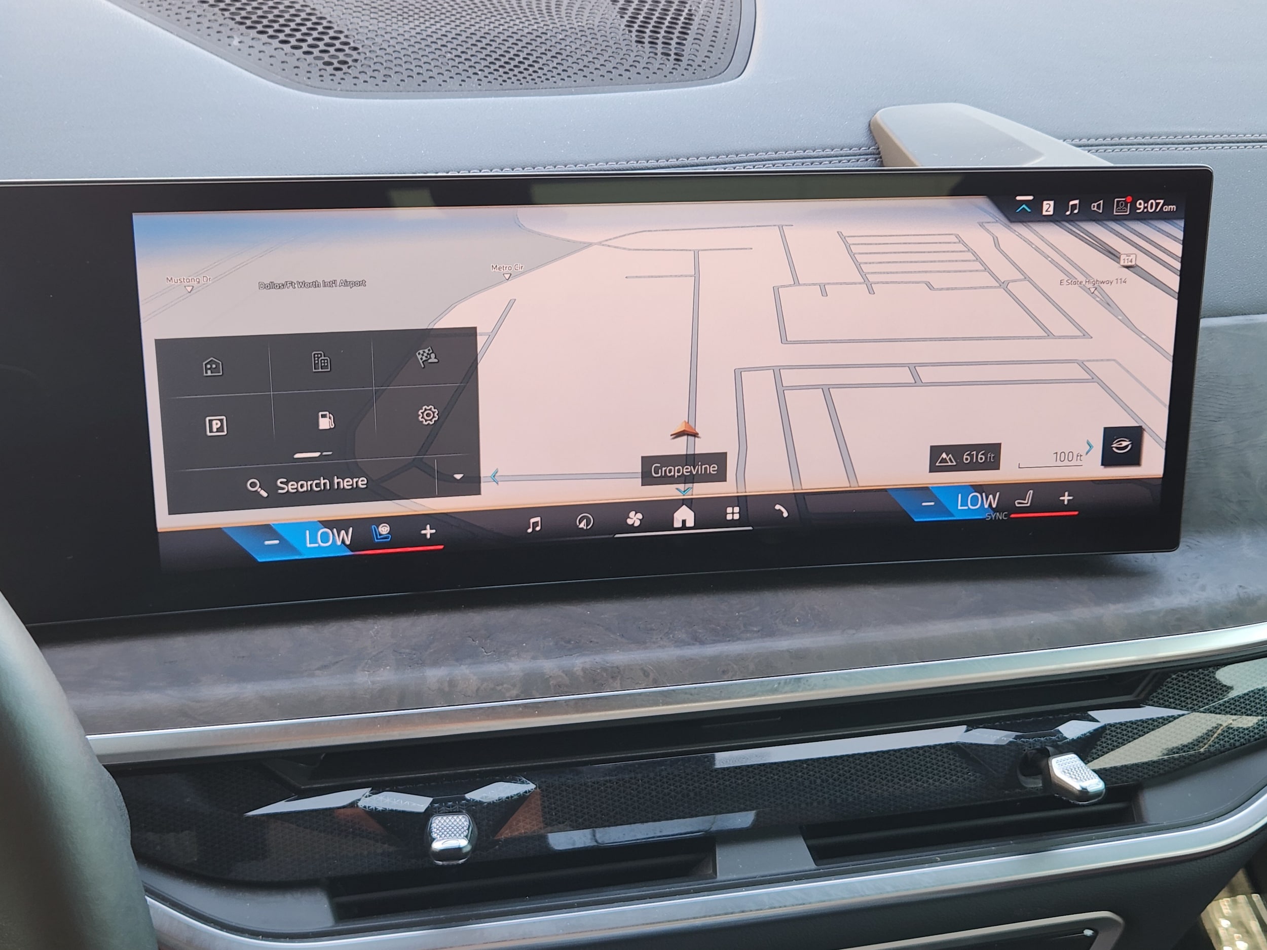 2025 BMW X7 40i - Photo 16