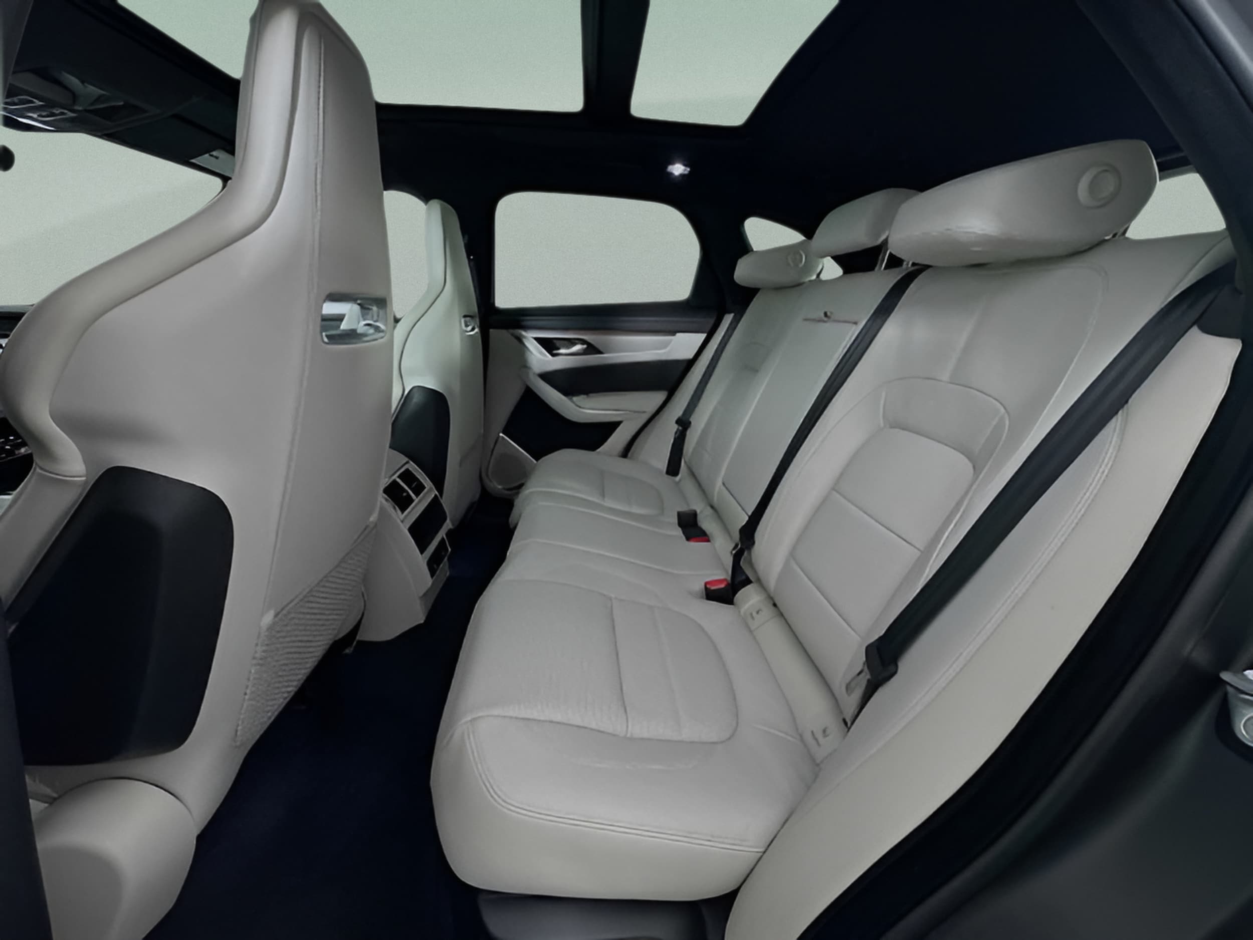 2026 Jaguar F-Pace R-Dynamic S - Photo 24