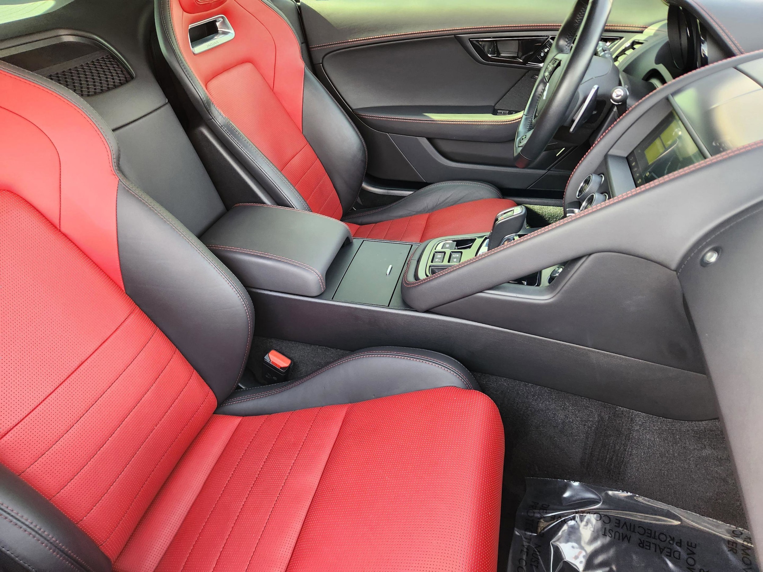 2020 Jaguar F-Type R - Photo 11
