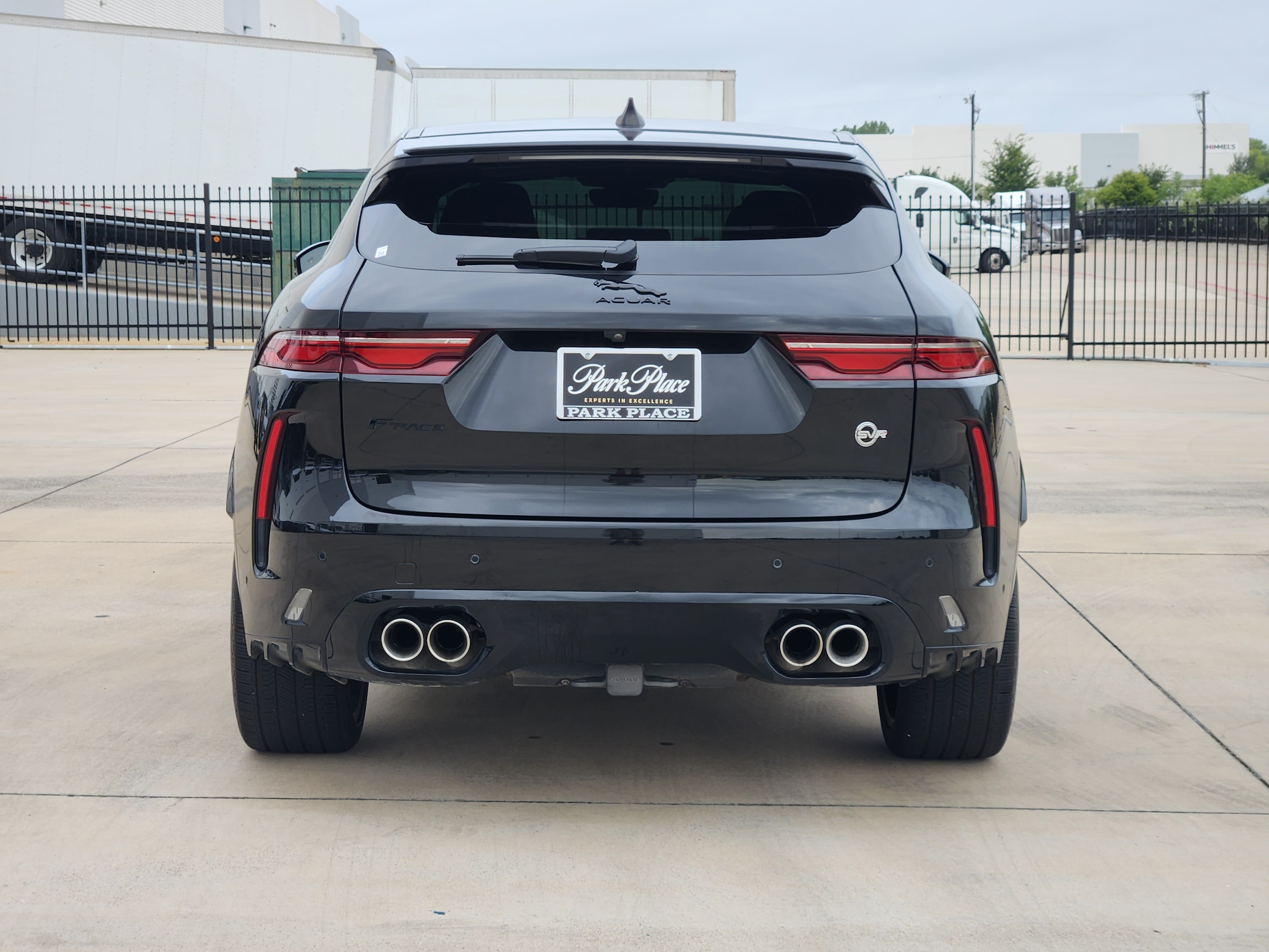 2022 Jaguar F-Pace SVR - Photo 6