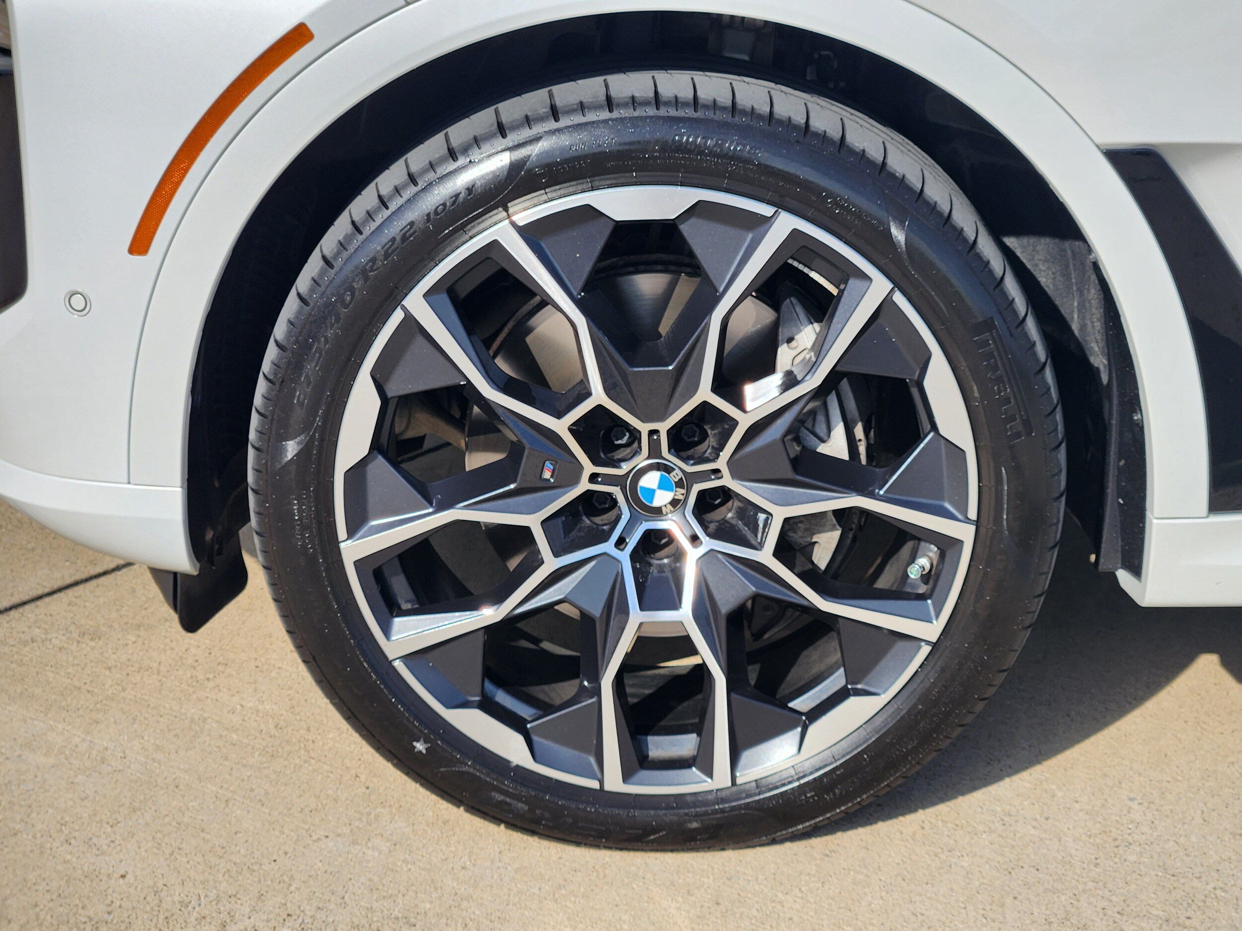 2025 BMW X7 40i - Photo 9