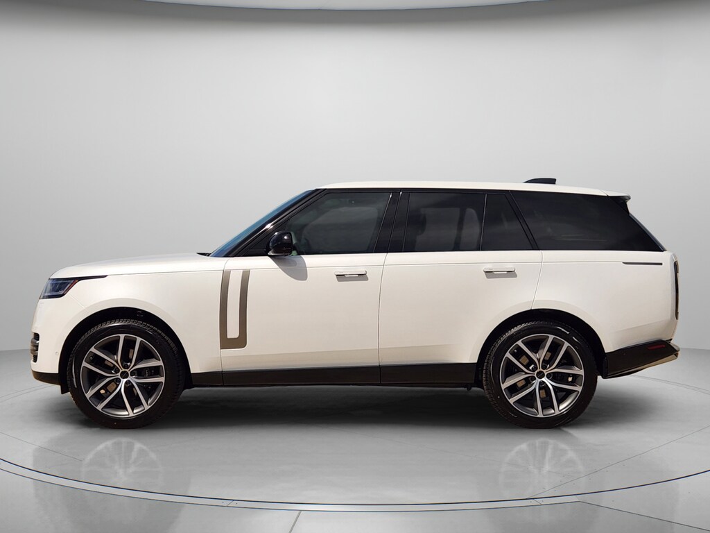 Used 2026 Land Rover Range Rover SE P400 SE SWB