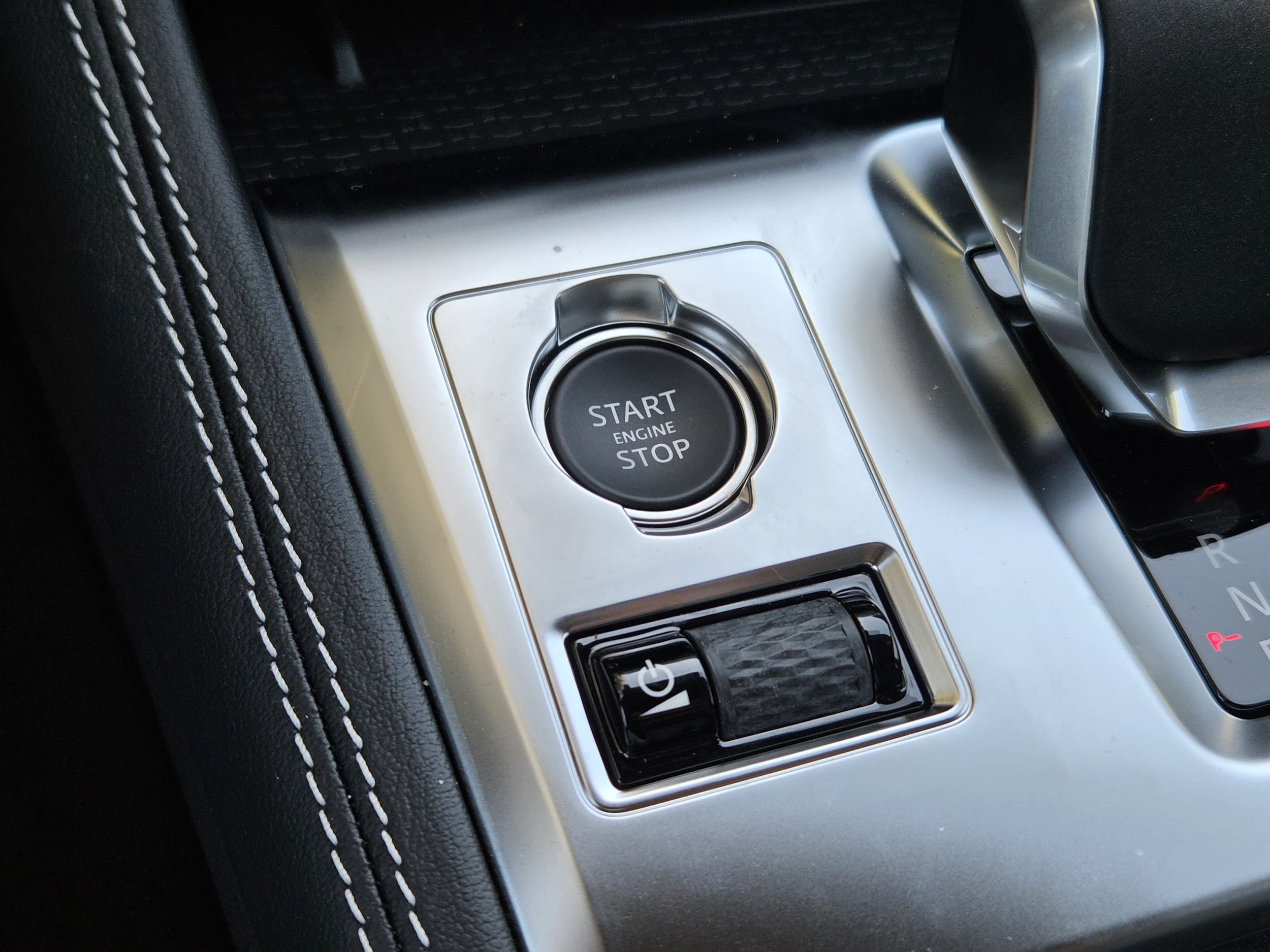 2026 Jaguar F-Pace R-Dynamic S - Photo 17