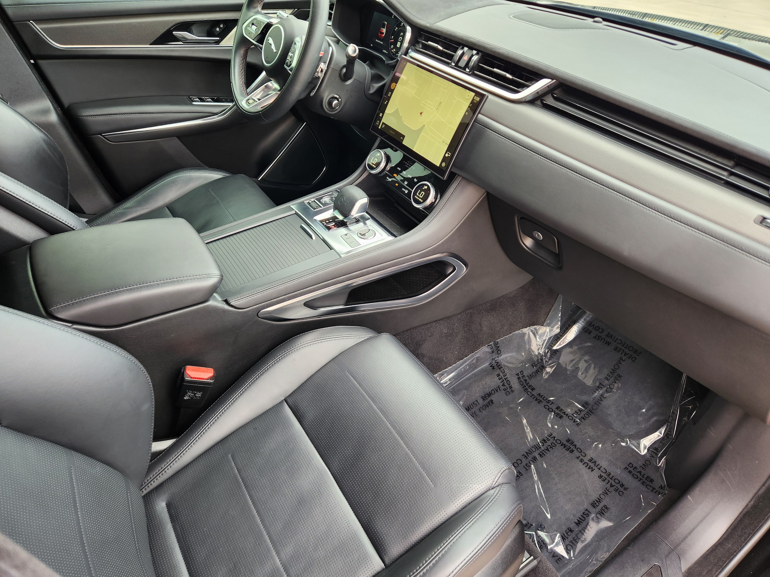 2022 Jaguar F-Pace SVR - Photo 16