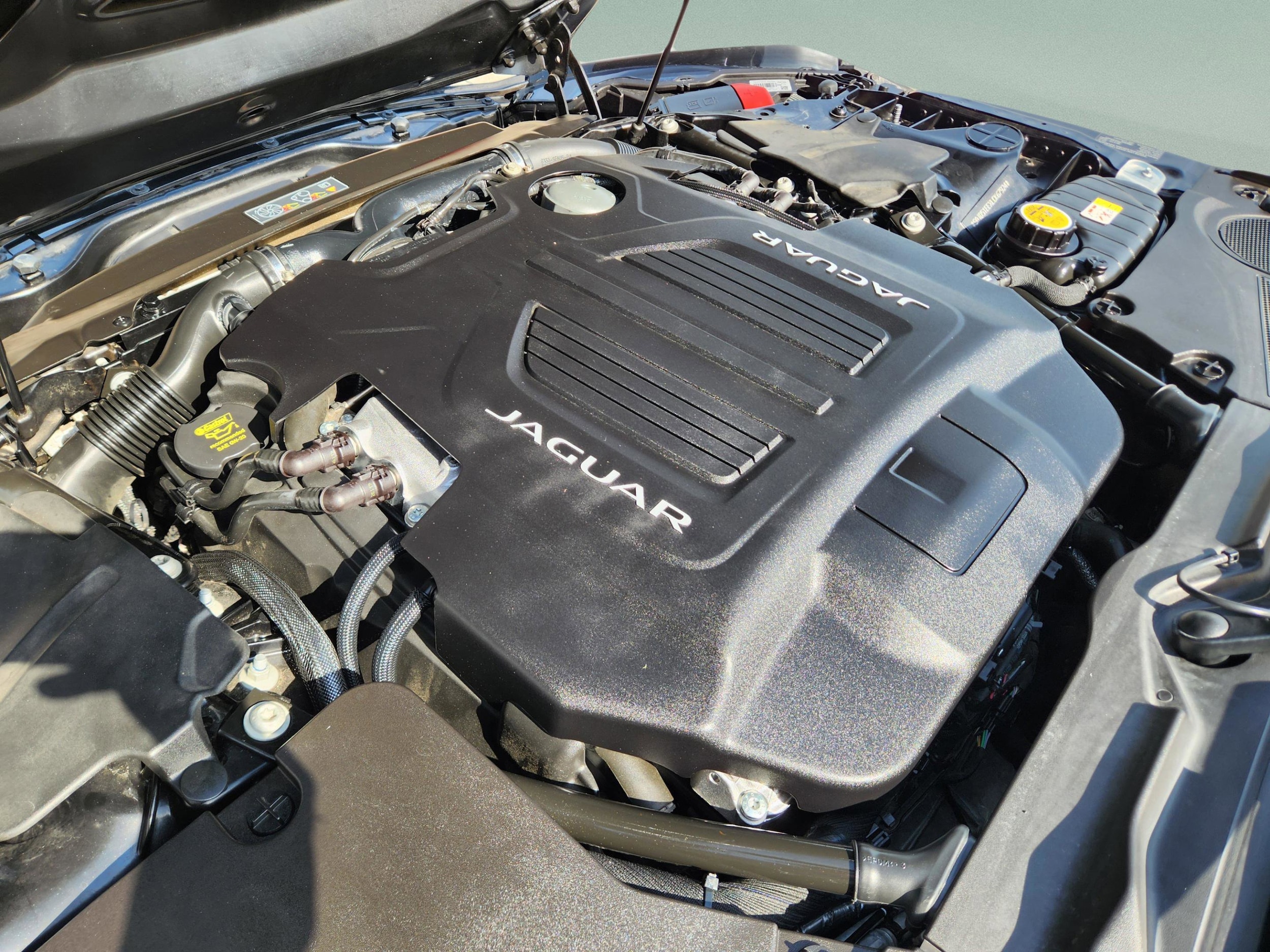 2020 Jaguar F-Type R - Photo 28