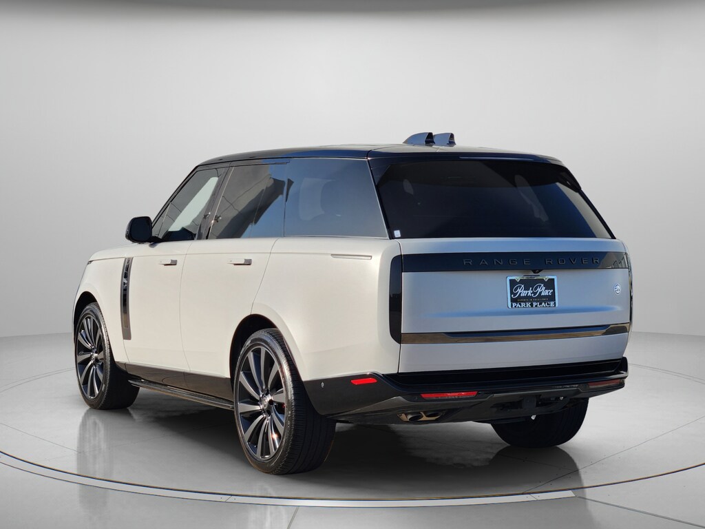 Used 2025 Land Rover Range Rover SV P615 SV SWB