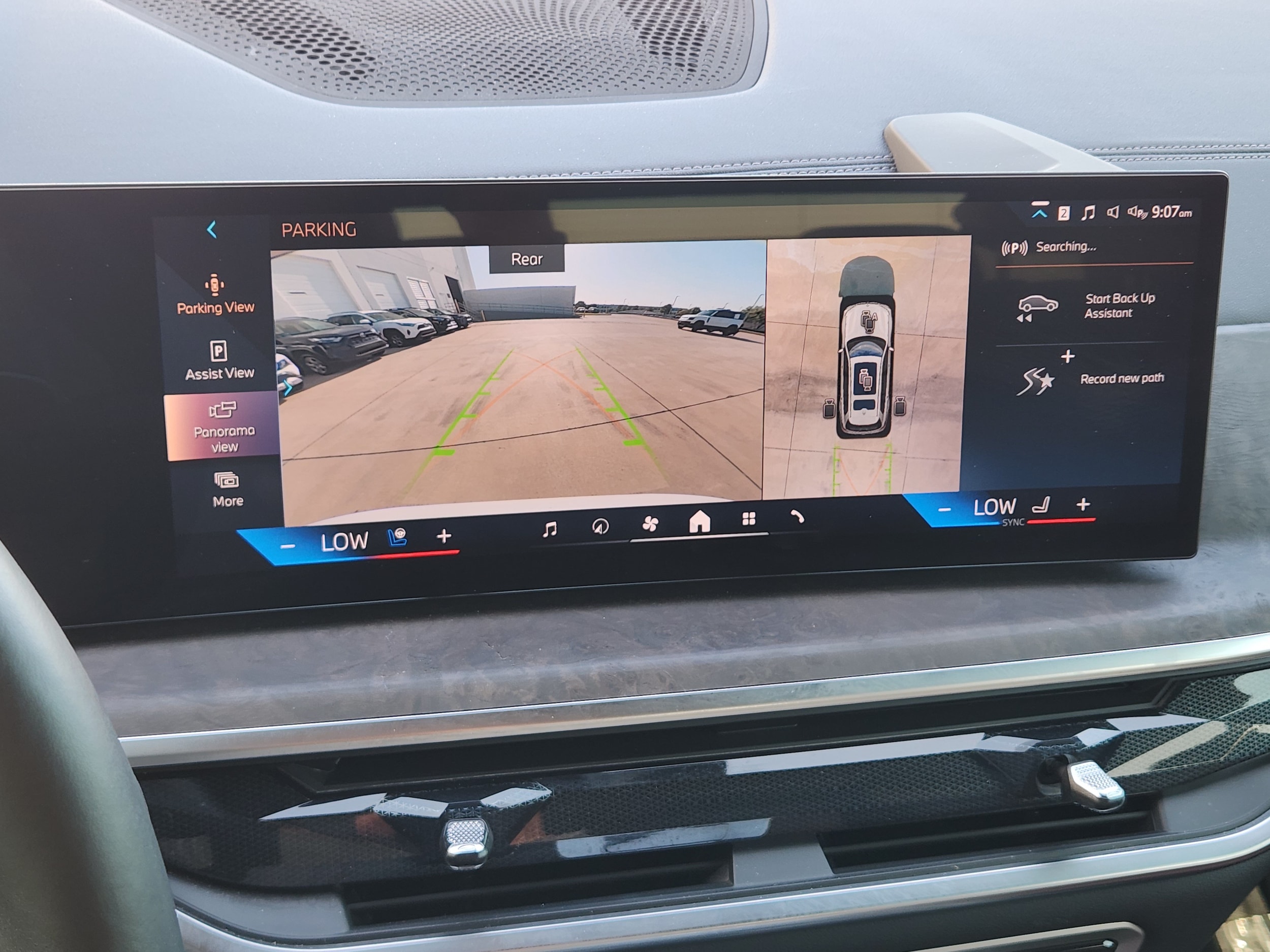 2025 BMW X7 40i - Photo 17