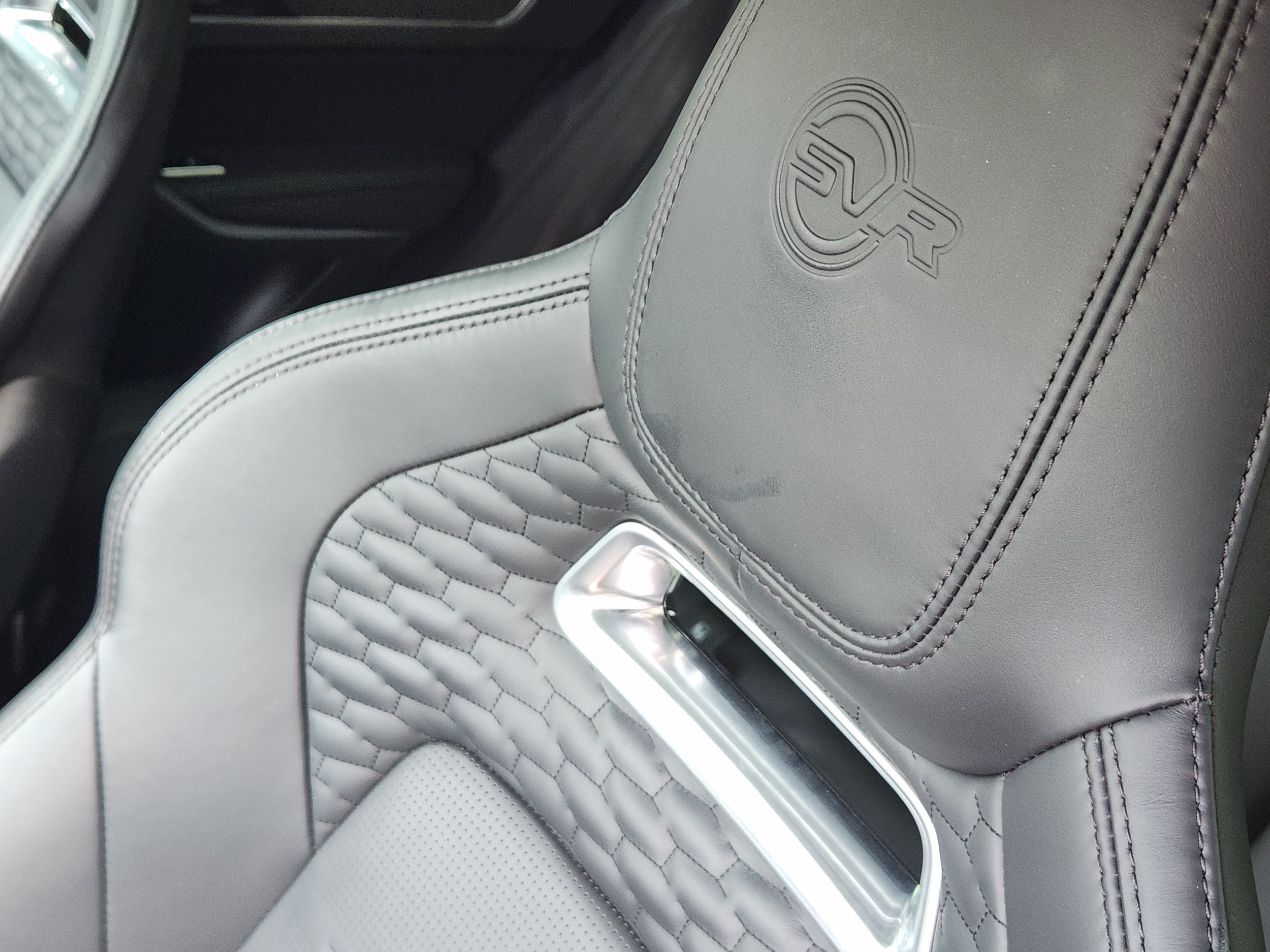 2022 Jaguar F-Pace SVR - Photo 17