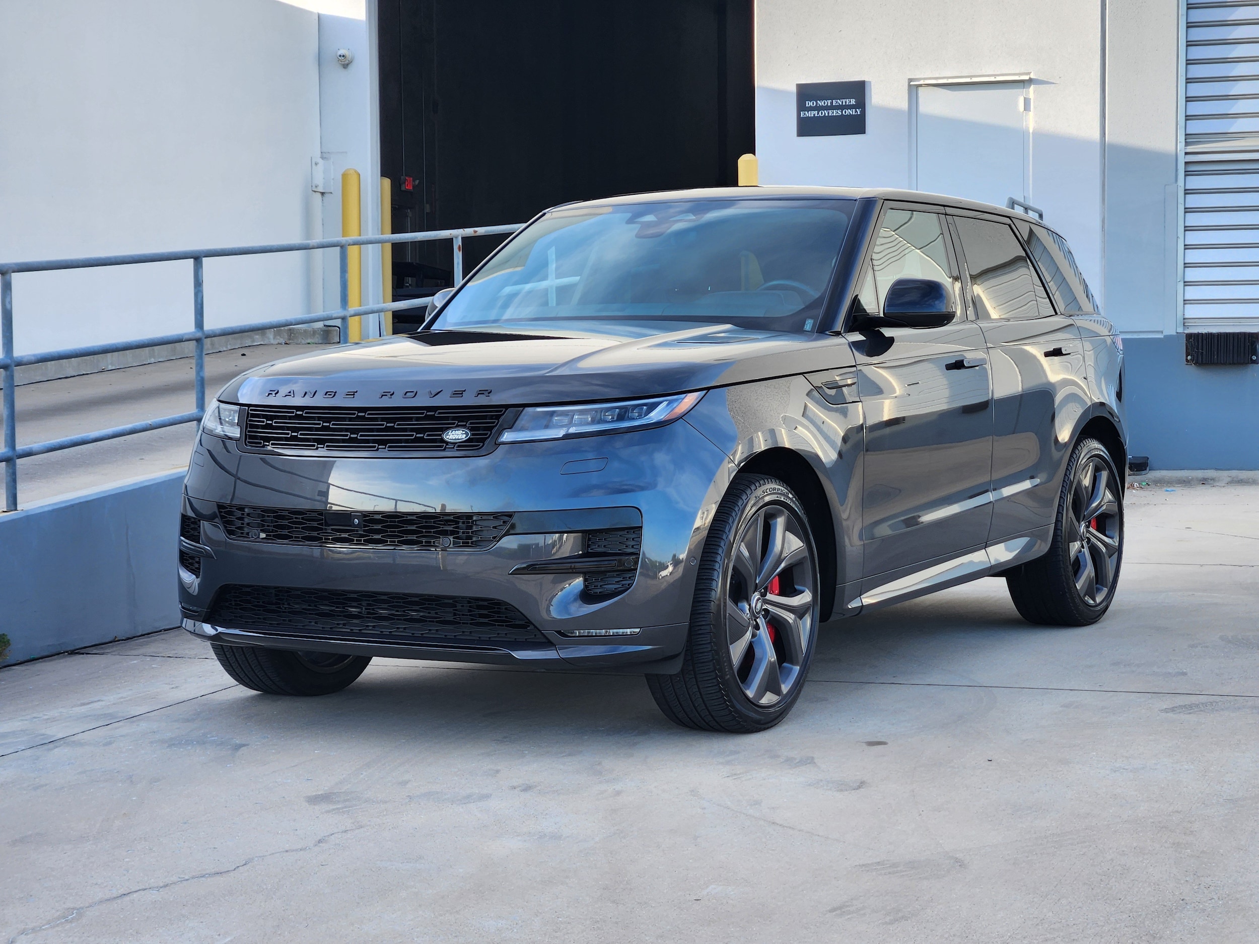 Pre-Owned 2024 Land Rover Range Rover Sport Dynamic SE