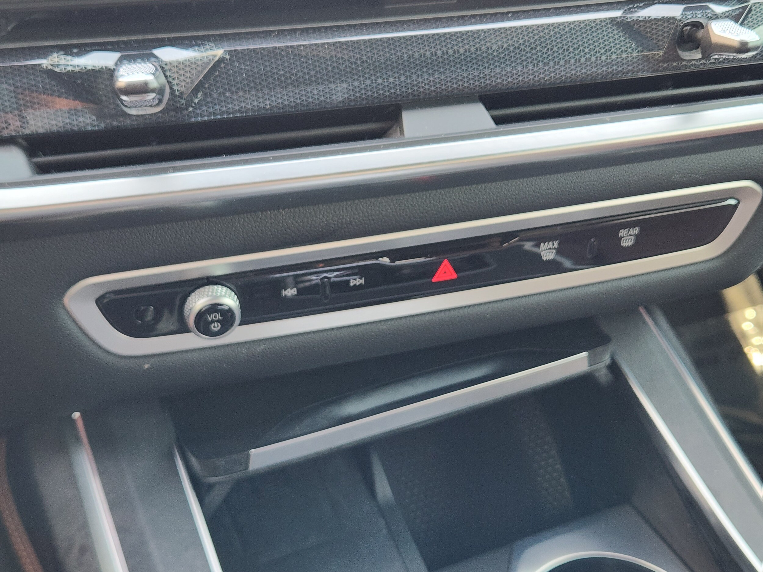 2025 BMW X7 40i - Photo 18