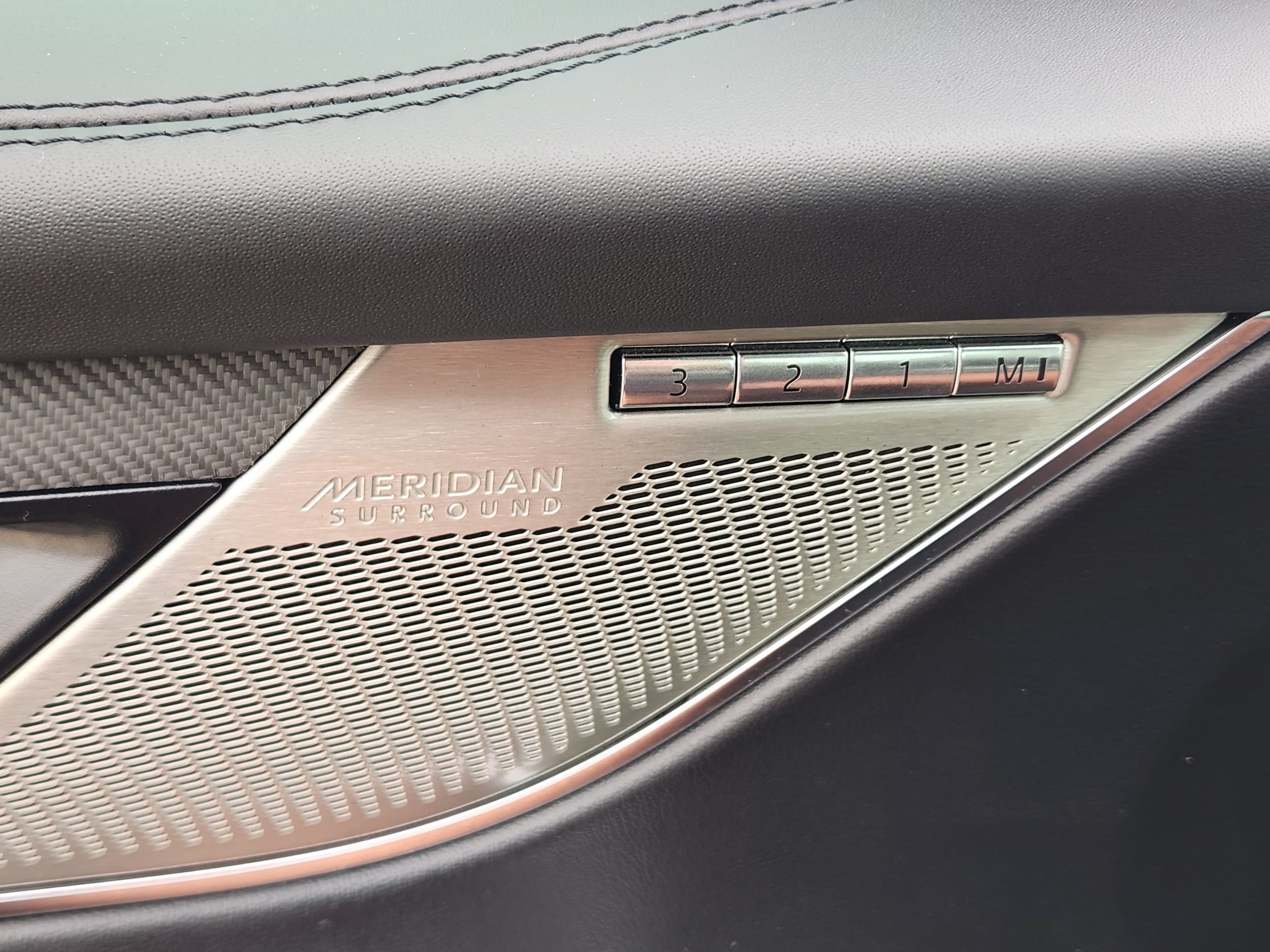 2022 Jaguar F-Pace SVR - Photo 26