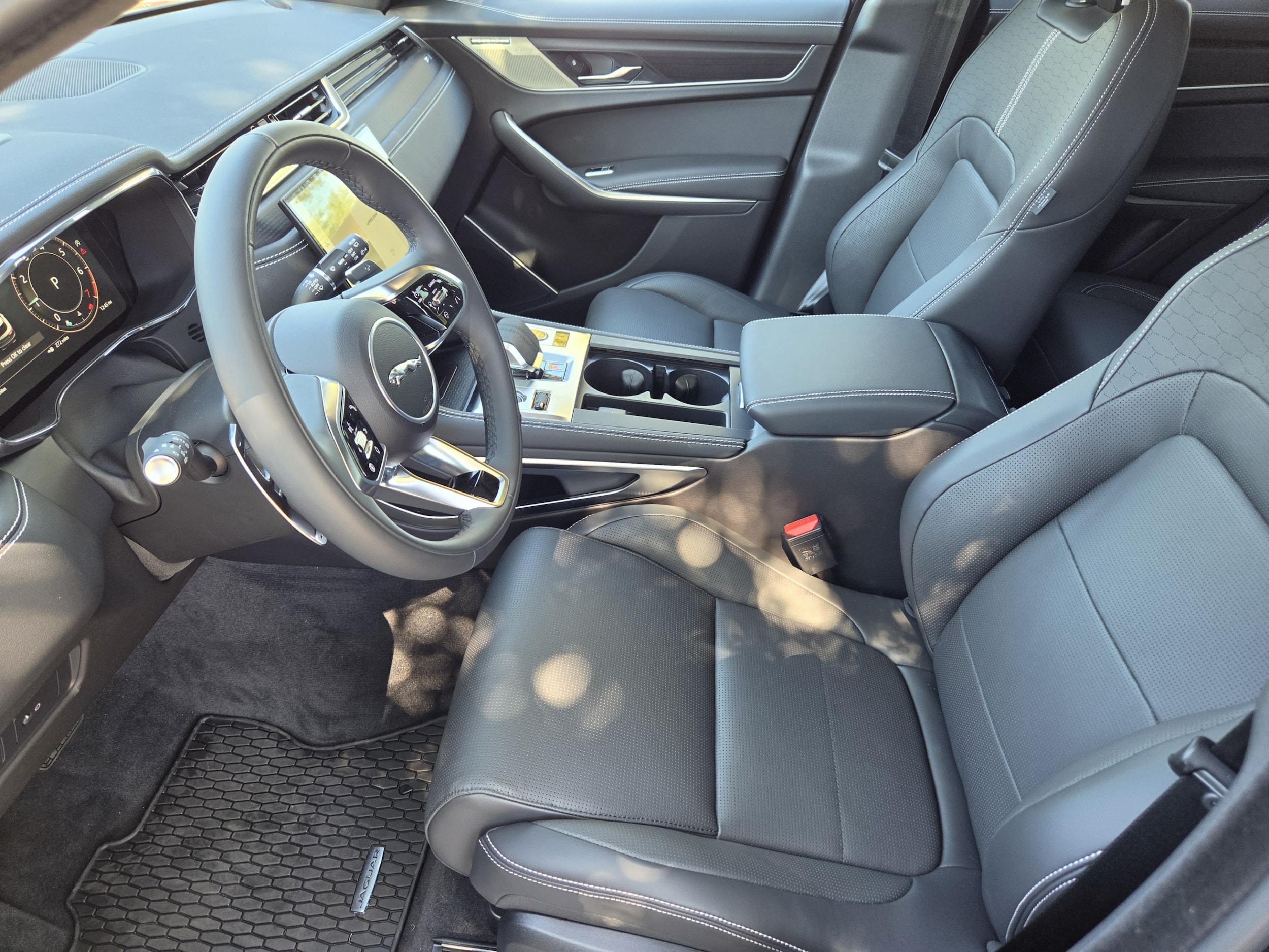 2026 Jaguar F-Pace R-Dynamic S - Photo 8