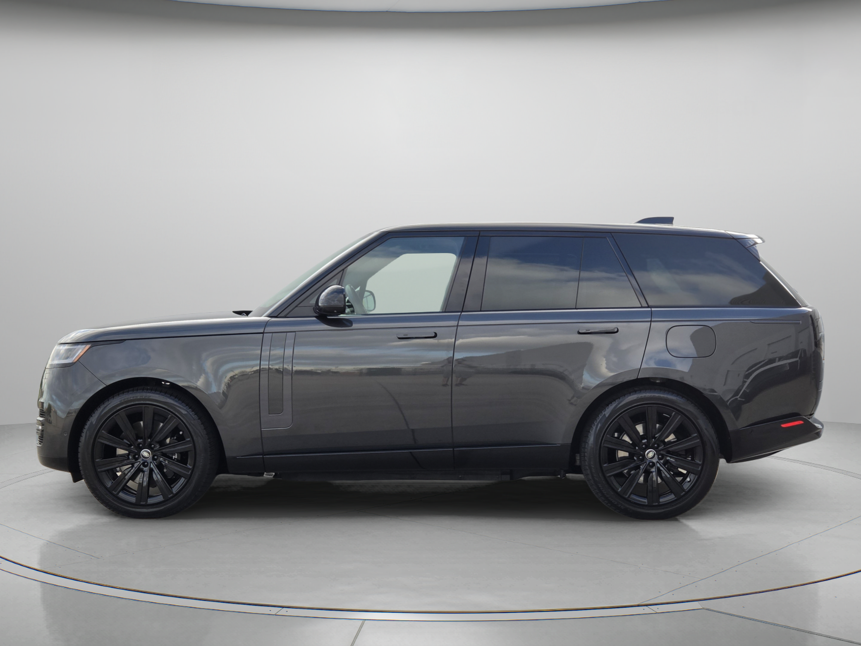 Certified 2025 Land Rover Range Rover Plug-In Hybrid SE P550e SE SWB