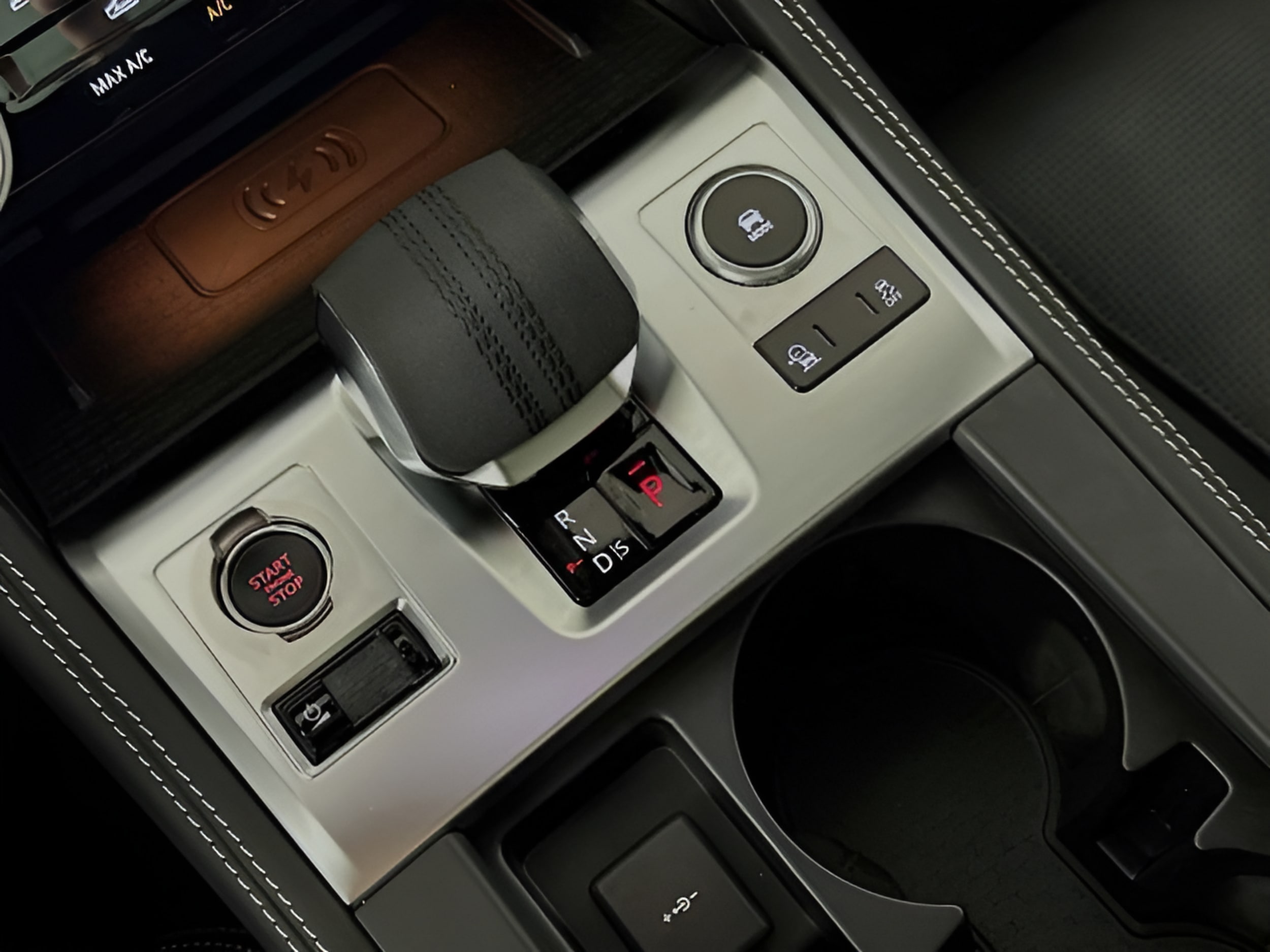 2026 Jaguar F-Pace R-Dynamic S - Photo 18