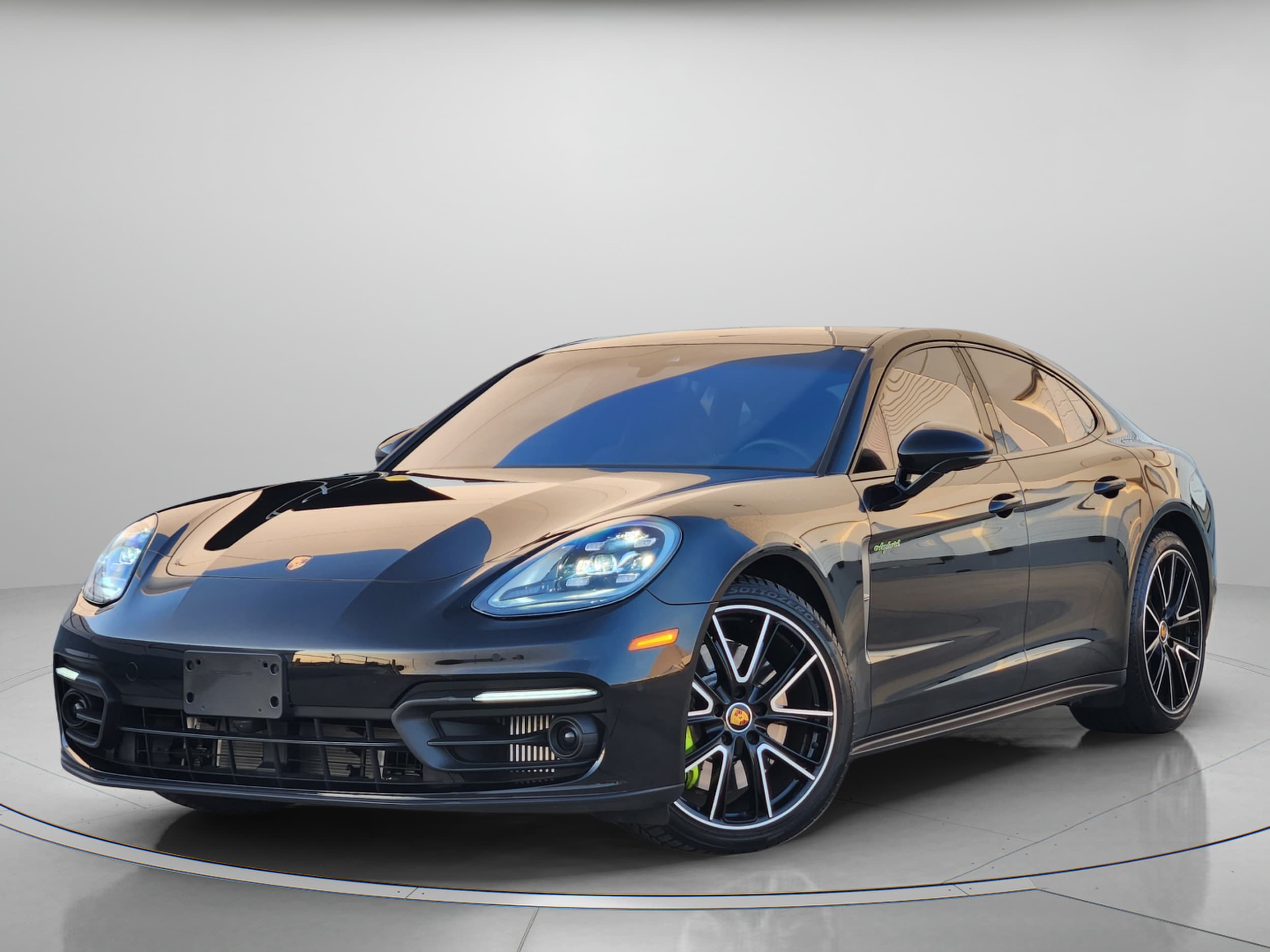 Pre-Owned 2023 Porsche Panamera 4 E-Hybrid Platinum Edition