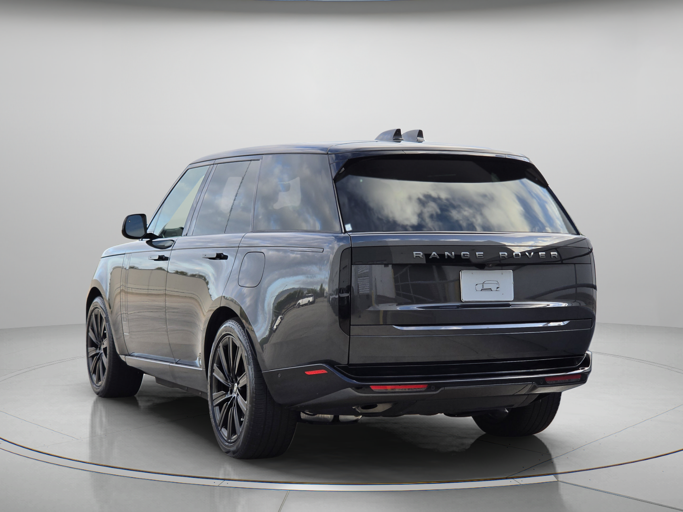 Certified 2025 Land Rover Range Rover Plug-In Hybrid SE P550e SE SWB