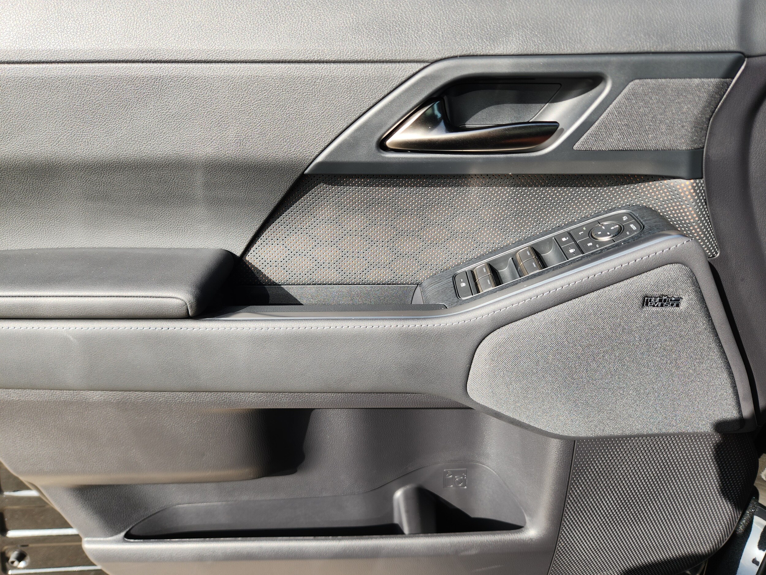 2026 Lexus GX Luxury+ - Photo 22