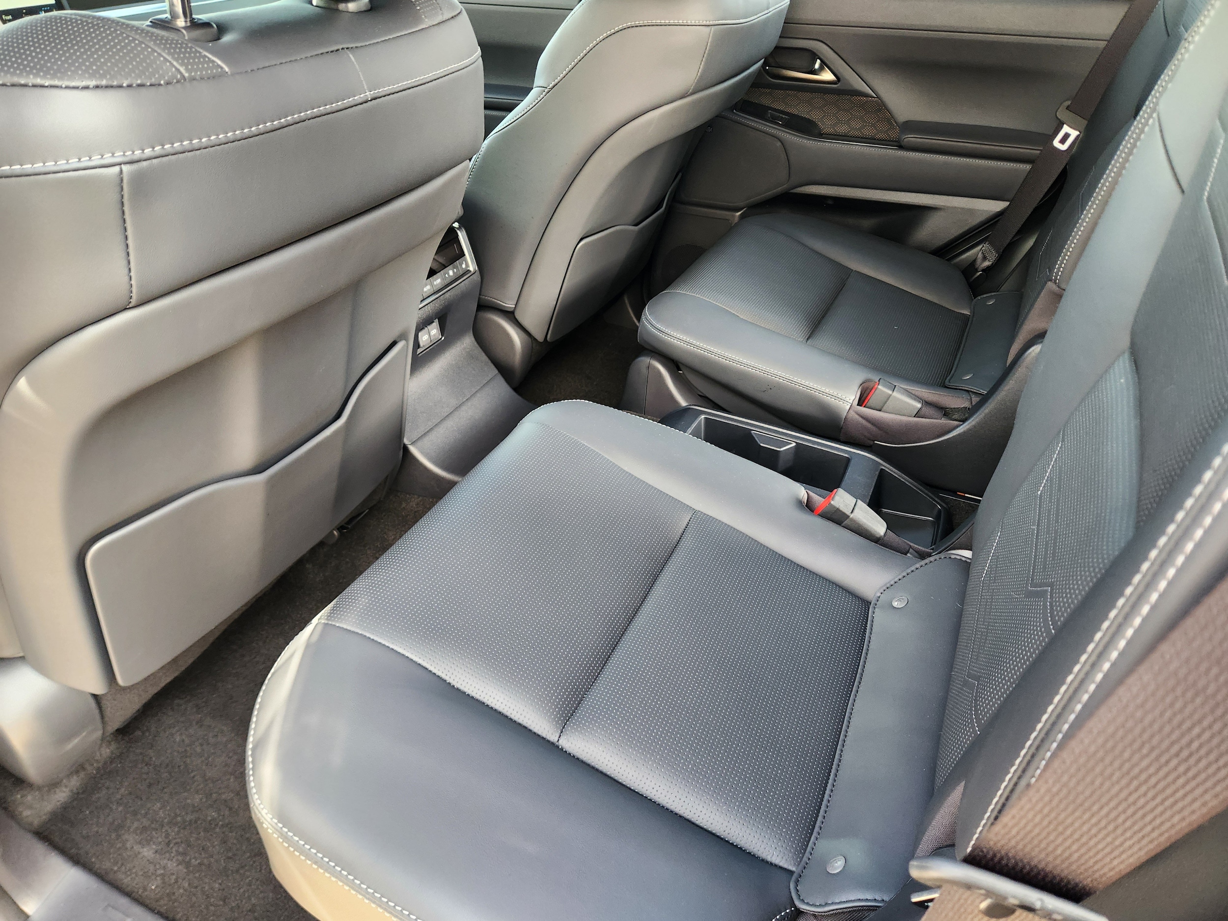 2026 Lexus GX Luxury+ - Photo 29
